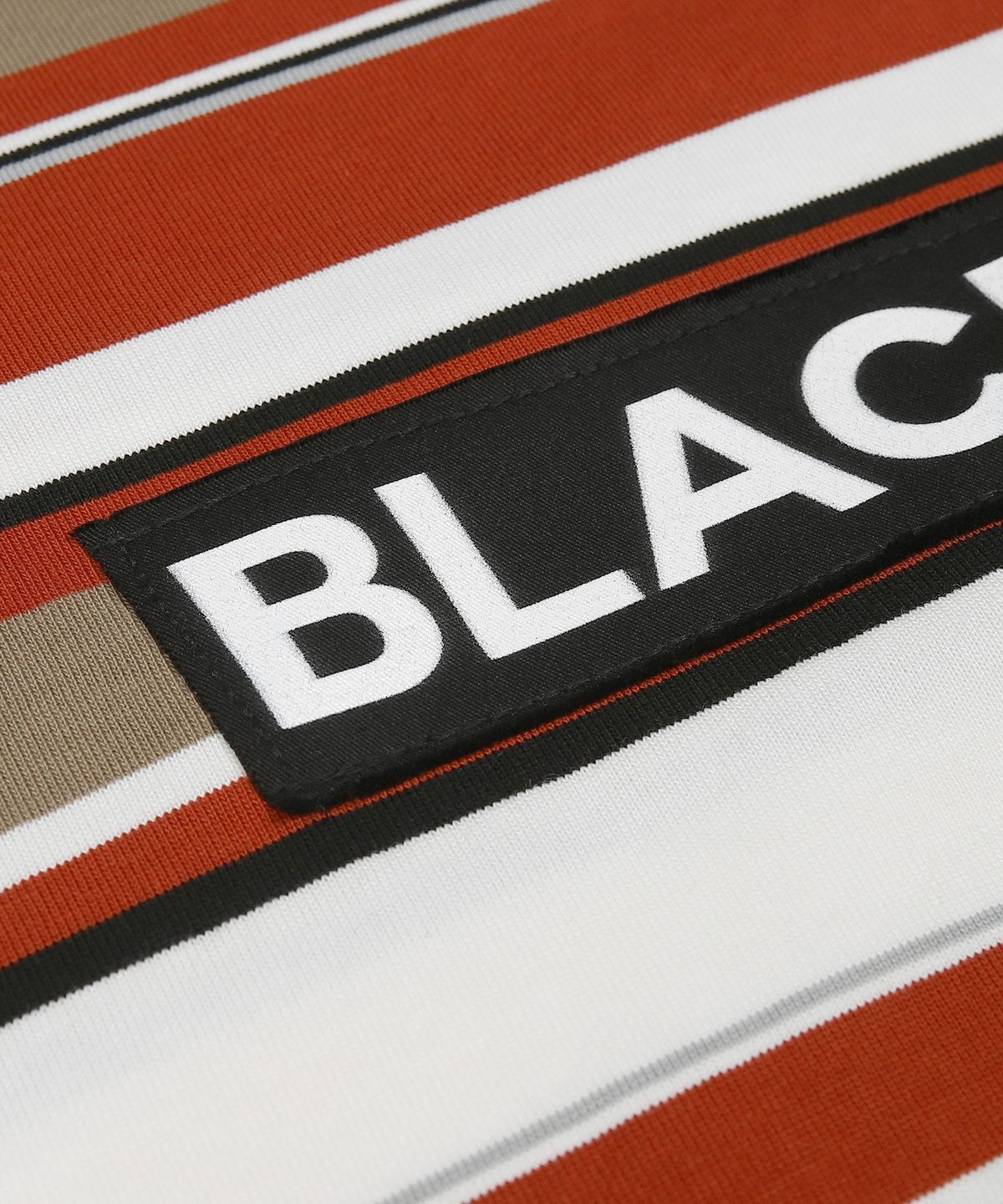 블랙블론드(BLACKBLOND) 비비디 멀티 스트라이프 패치 로고 반팔티 (레드)