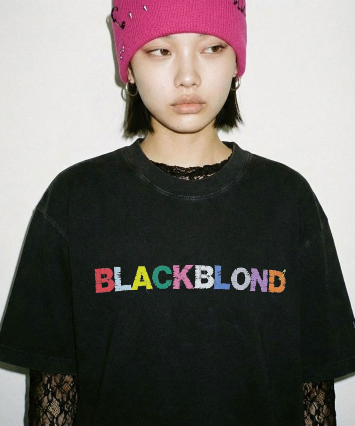 블랙블론드(BLACKBLOND) 비비디 언커버 컬러스 로고 피그먼트 반팔티 (빈티지 블랙)