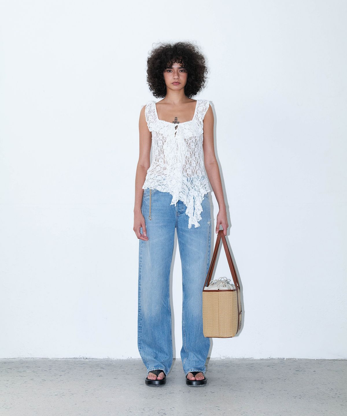 크리스틴프로젝트(CHRISTINE PROJECT) RAFFIA DRAWSTRING SHOULDER BAG LARGE(OAT CARAMEL)