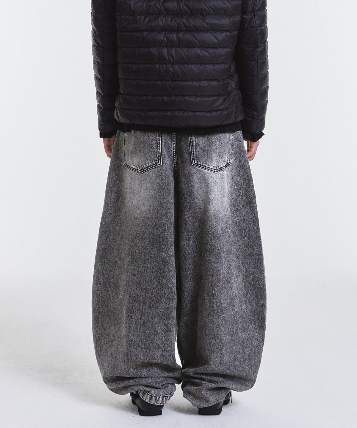 기철(KICHUL) BALLOON FIT DENIM PANTS (ICE GREY)