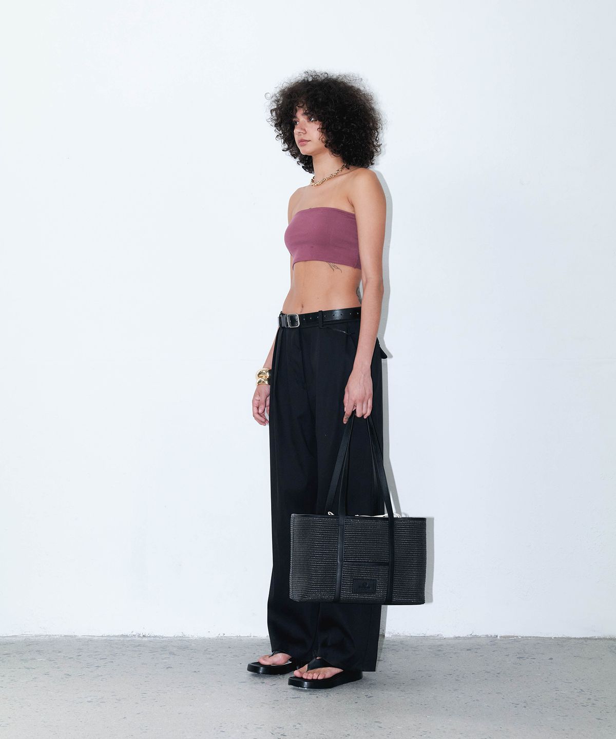 크리스틴프로젝트(CHRISTINE PROJECT) RAFFIA DRAWSTRING SHOULDER BAG LARGE(BLACK TRUFFLE)