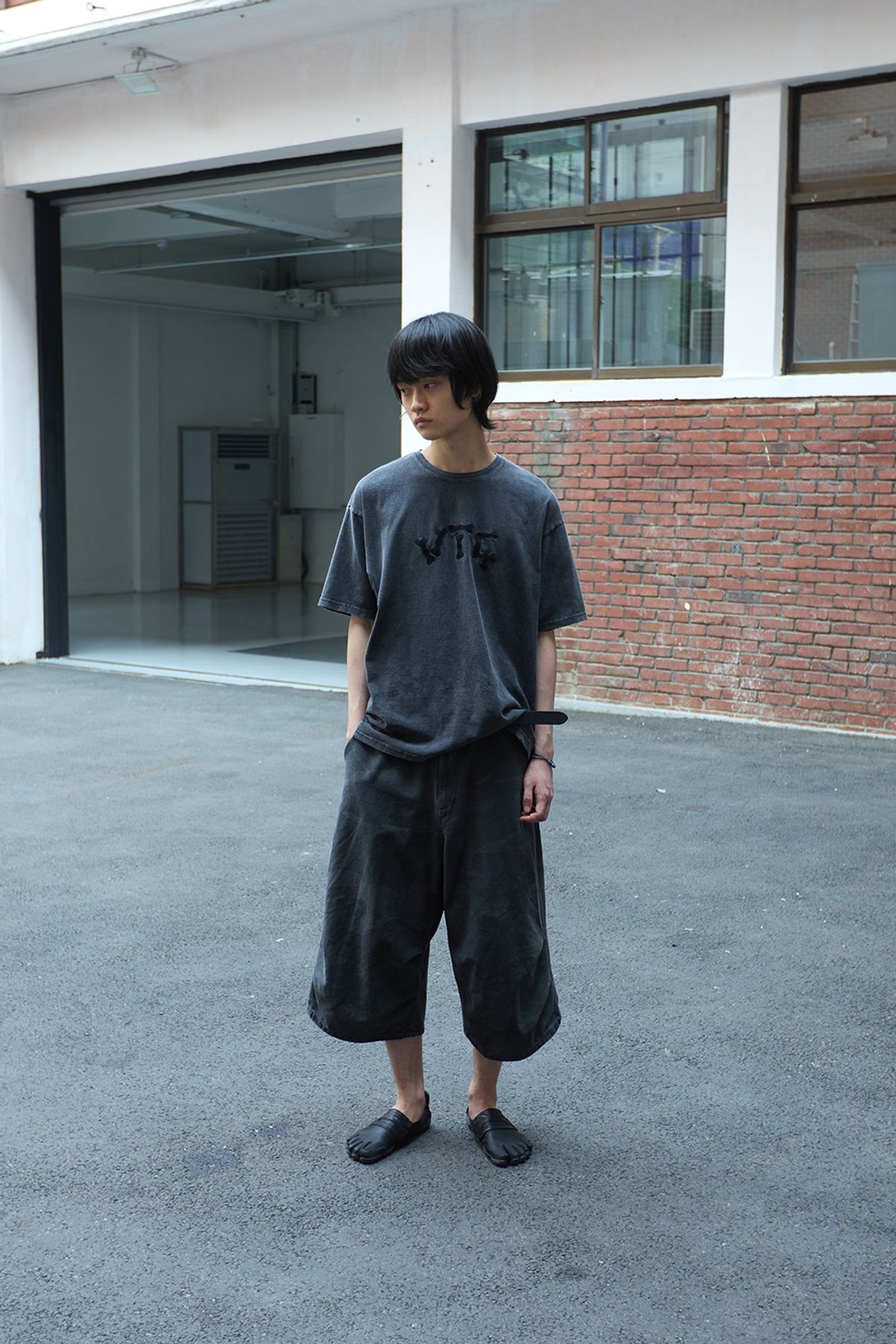 해칭룸(HATCHINGROOM) Snow Shorts Over Dyed Camo Charcoal
