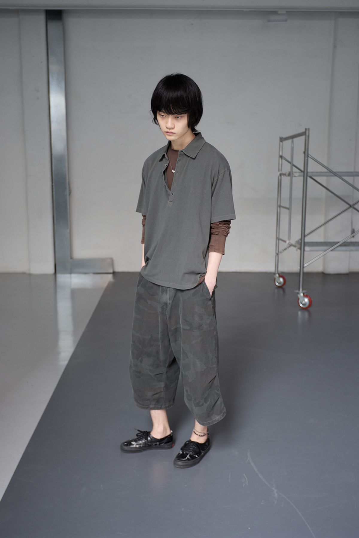 해칭룸(HATCHINGROOM) Snow Shorts Over Dyed Camo Khaki