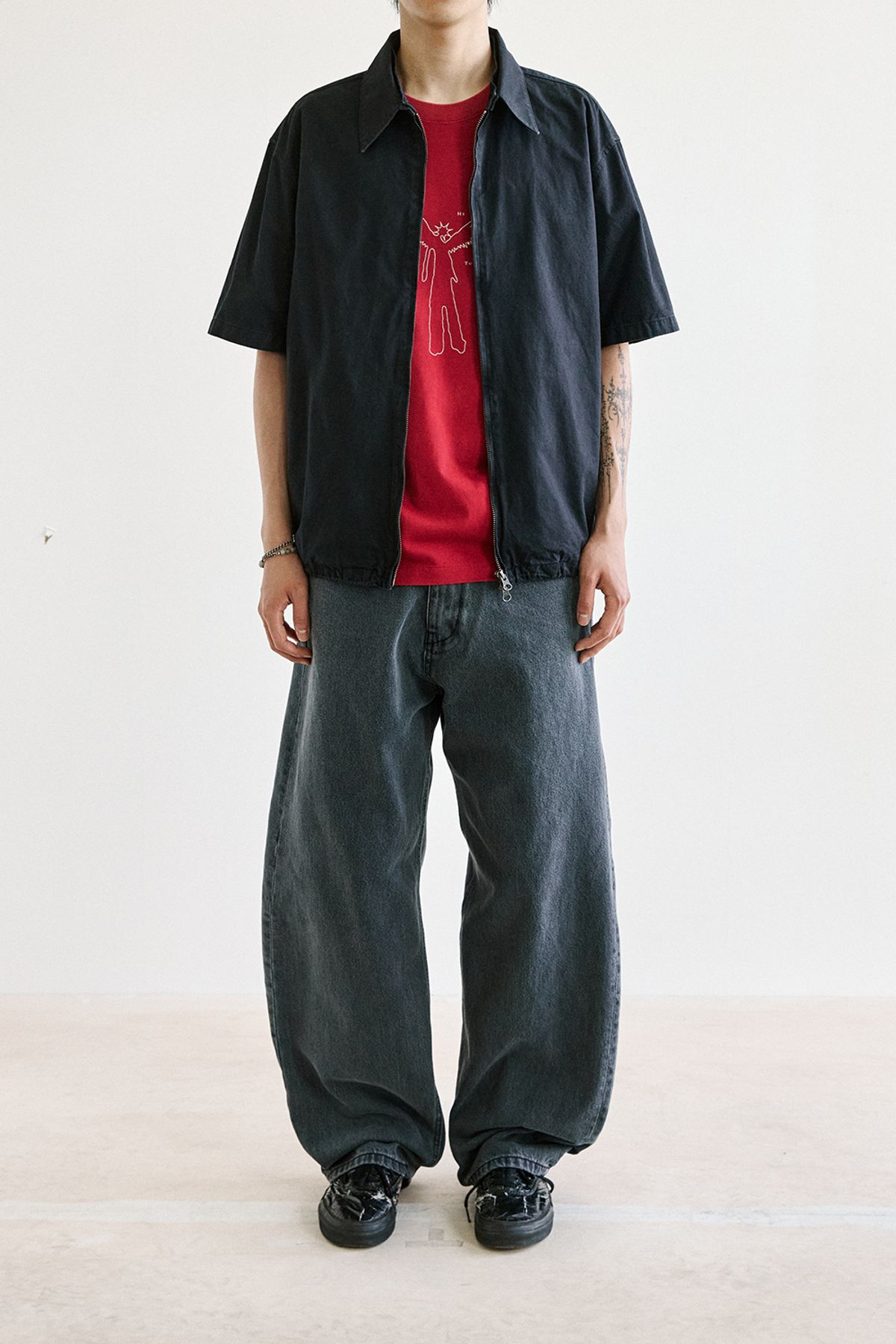 해칭룸(HATCHINGROOM) Shirket Black