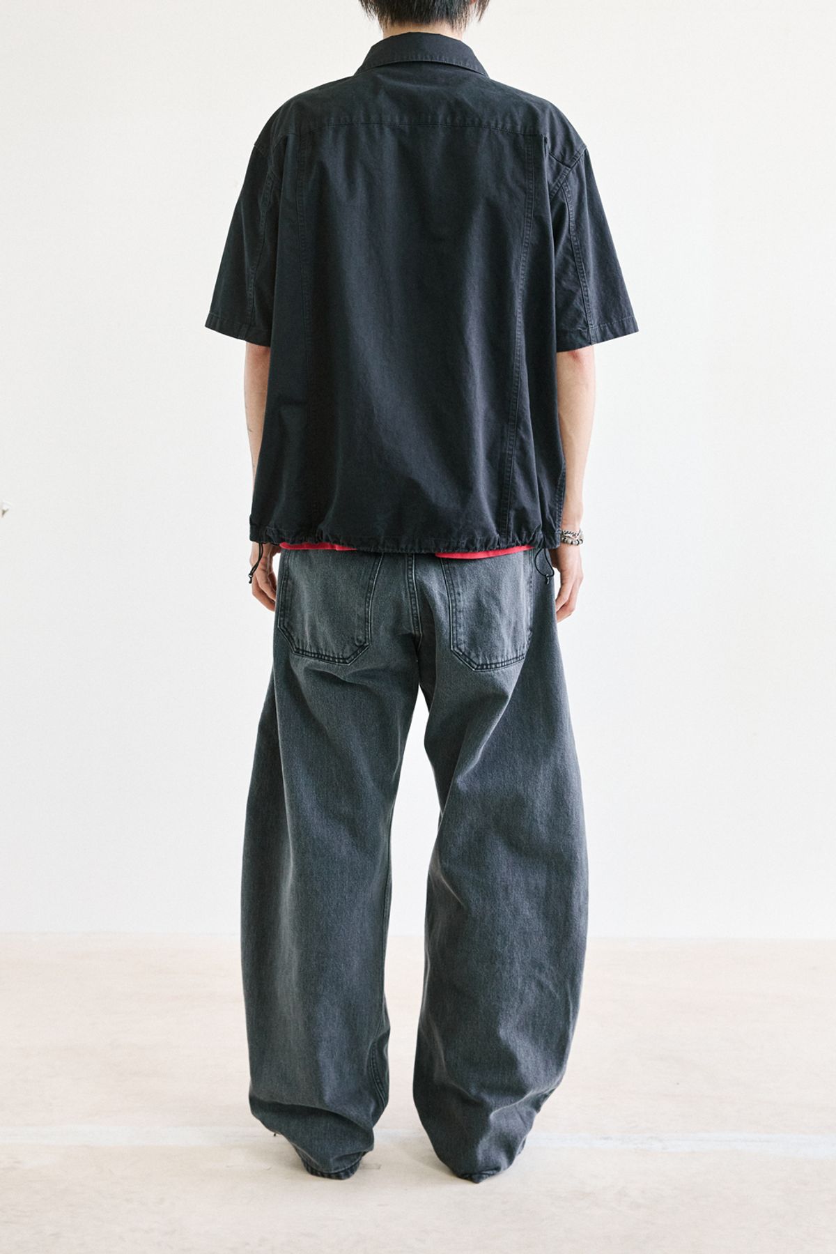 해칭룸(HATCHINGROOM) Shirket Black
