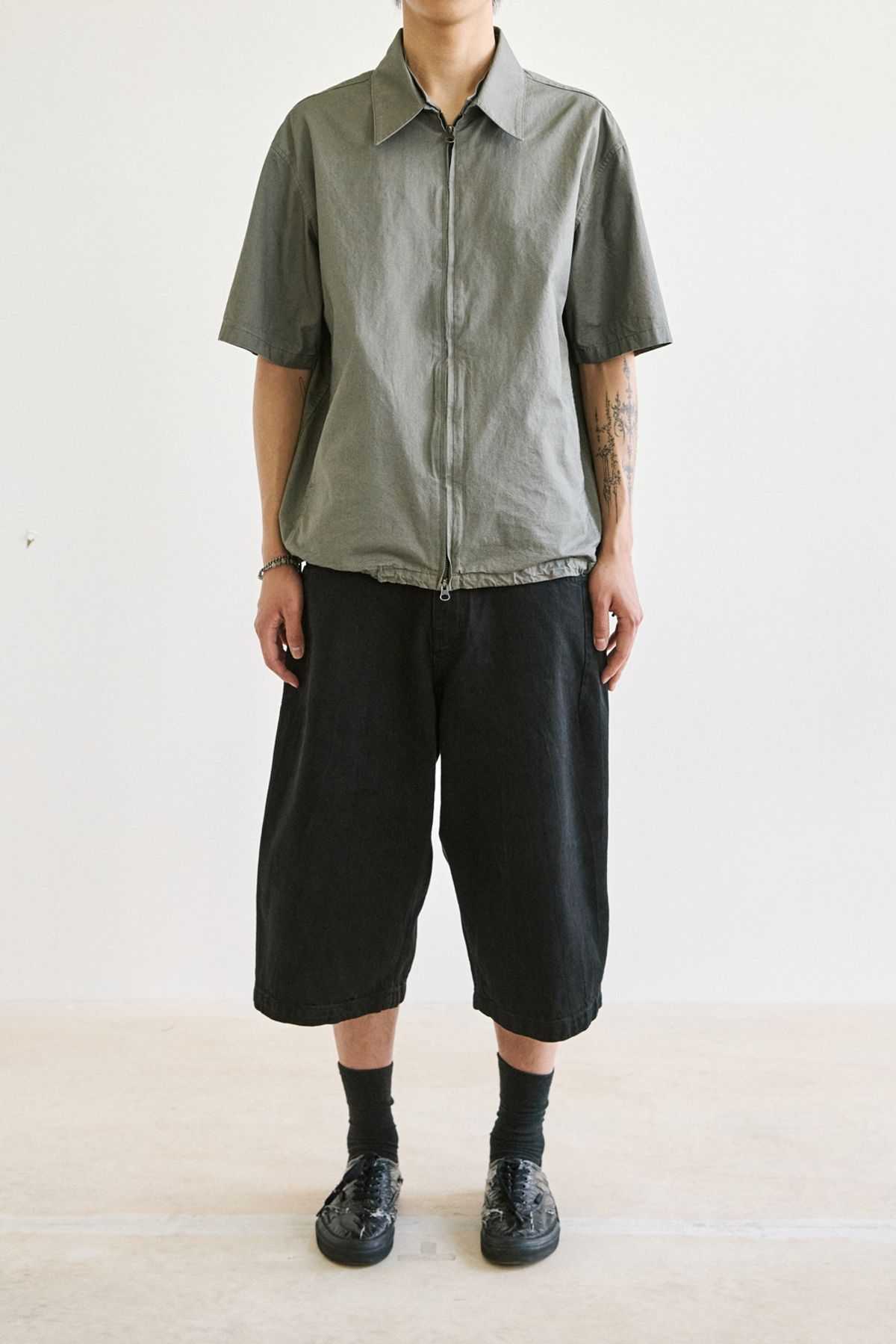해칭룸(HATCHINGROOM) Shirket Olive Grey