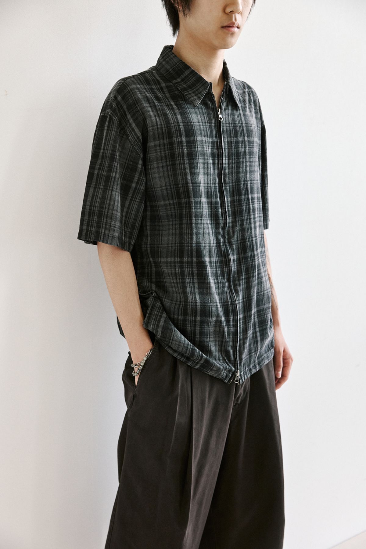 해칭룸(HATCHINGROOM) Shirket Over Dyed Check Charcoal