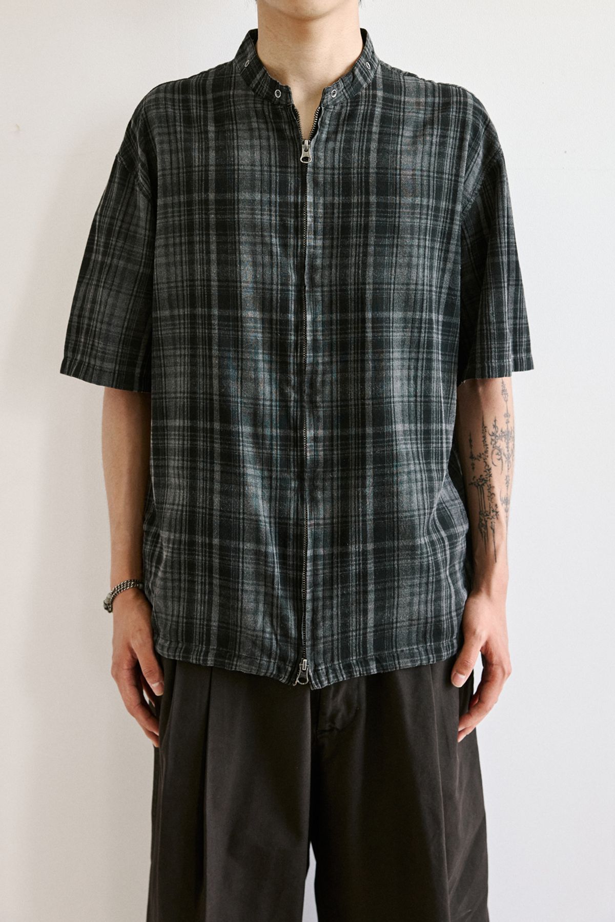 해칭룸(HATCHINGROOM) Shirket Over Dyed Check Charcoal