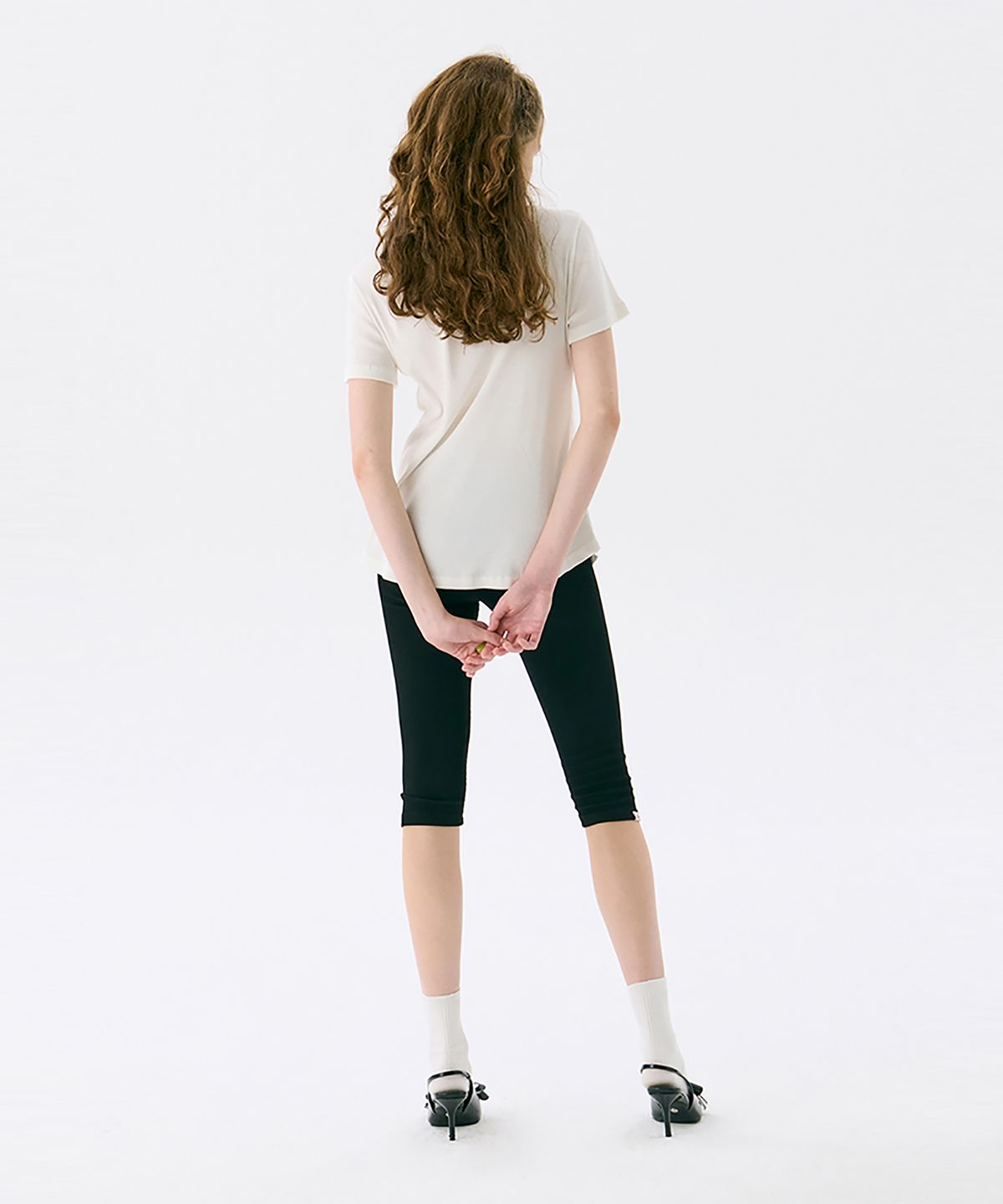 준준스페이스(JUNEJUNE SPACE) Capri leggings_Black (카프리 레깅스_블랙)