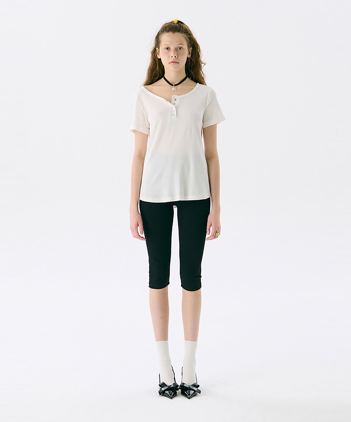 준준스페이스(JUNEJUNE SPACE) Henry Neck Half T_White(헨리넥 하프 티_화이트)