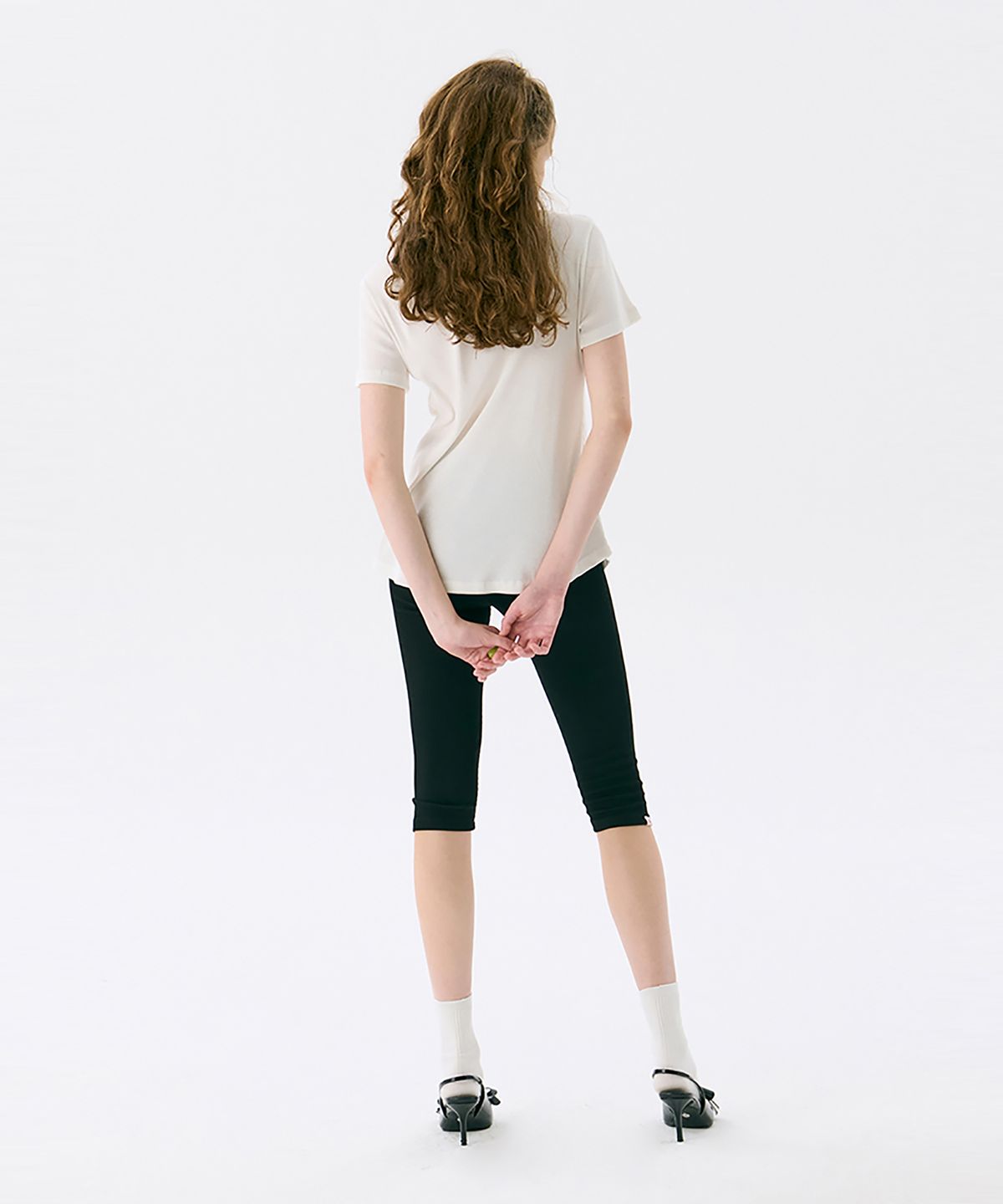준준스페이스(JUNEJUNE SPACE) Henry Neck Half T_White(헨리넥 하프 티_화이트)