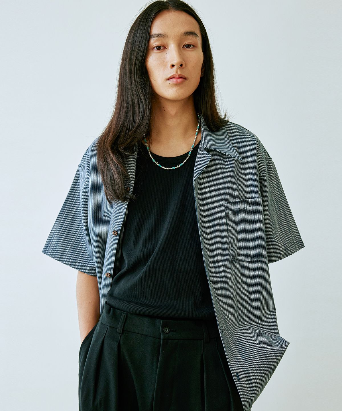 케이엔드(KND) 아오이로 스트라이프 오픈 카라 셔츠