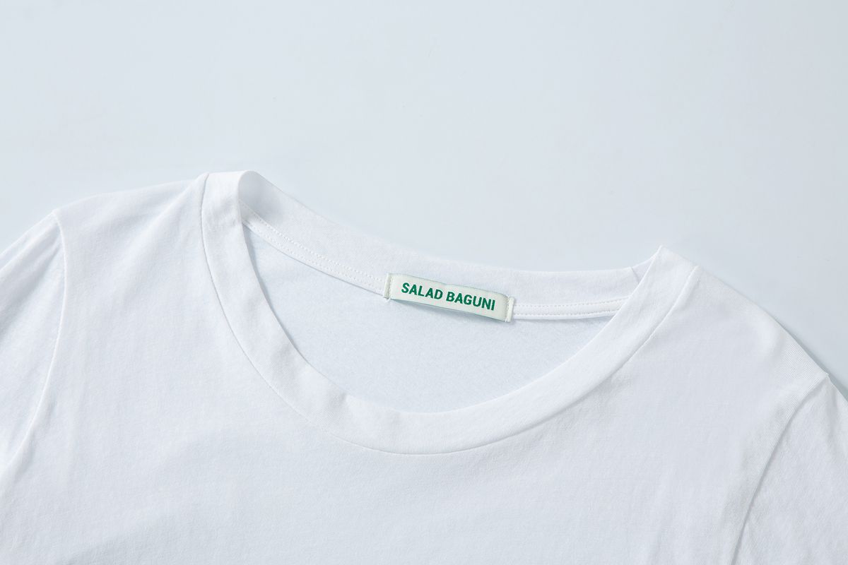샐러드바구니(SALAD BAGUNI) Soft u-neck signature tee - white