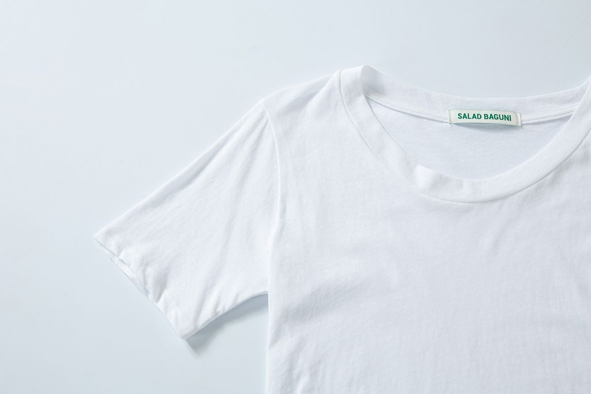샐러드바구니(SALAD BAGUNI) Soft u-neck signature tee - white