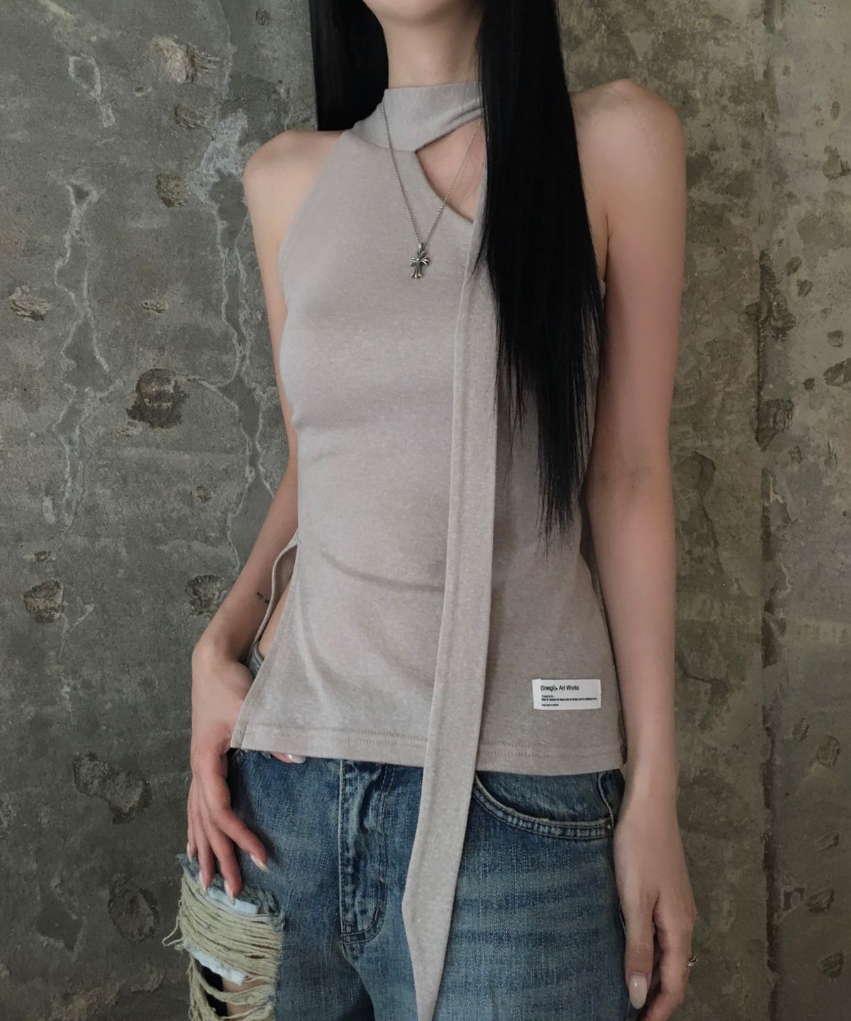 이네기(INEGI) Birth Slit Scarf Top (sand beige)