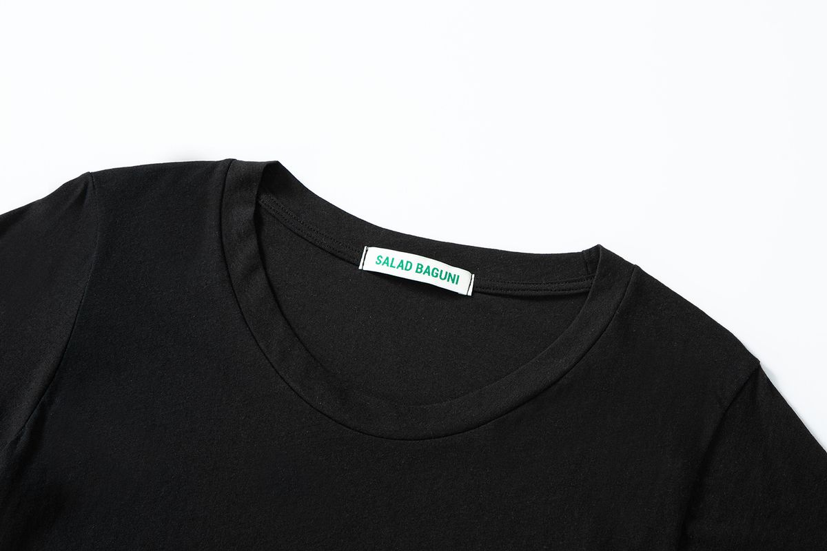 샐러드바구니(SALAD BAGUNI) Soft u-neck signature tee - black