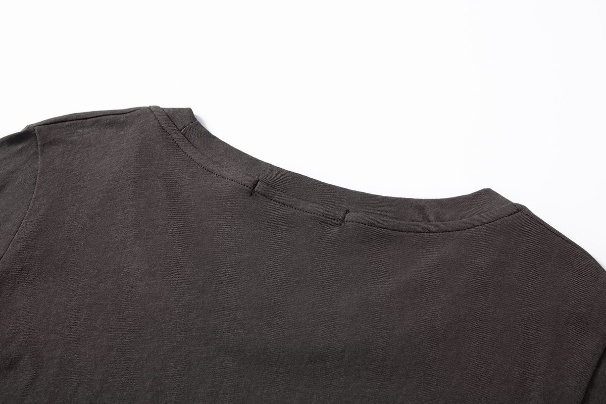 샐러드바구니(SALAD BAGUNI) Soft u-neck signature tee - brown