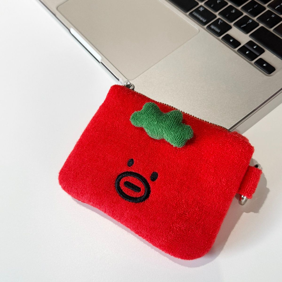몽댕(MONGDAENG) Mustache Red Tomathew mini Pouch 웅이 토매튜 동전지갑 미니 파우치