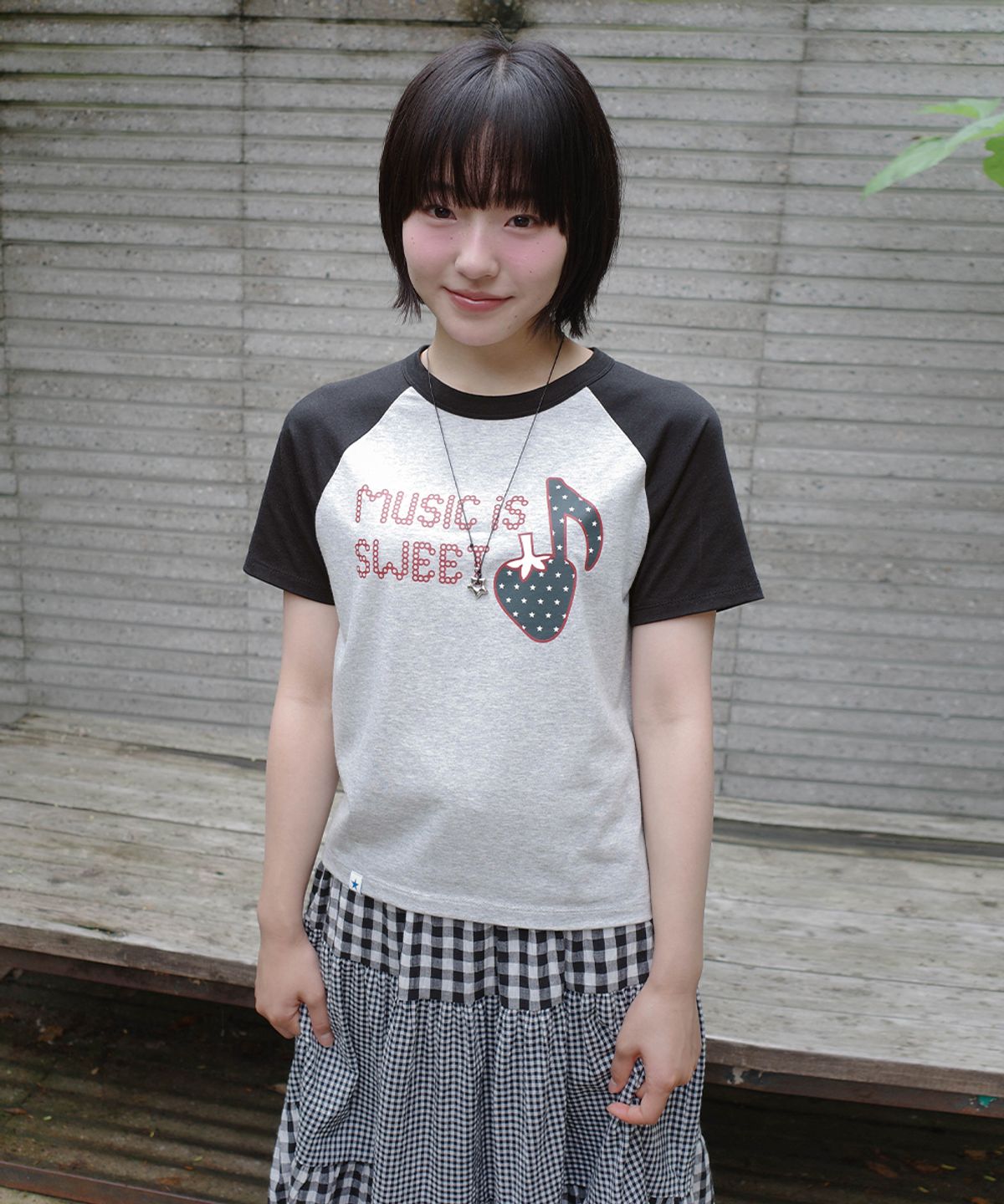 카비시(CAVISH) W STRAWBERRY RAGLAN SS TEE GREY(CV2FMFT545A)