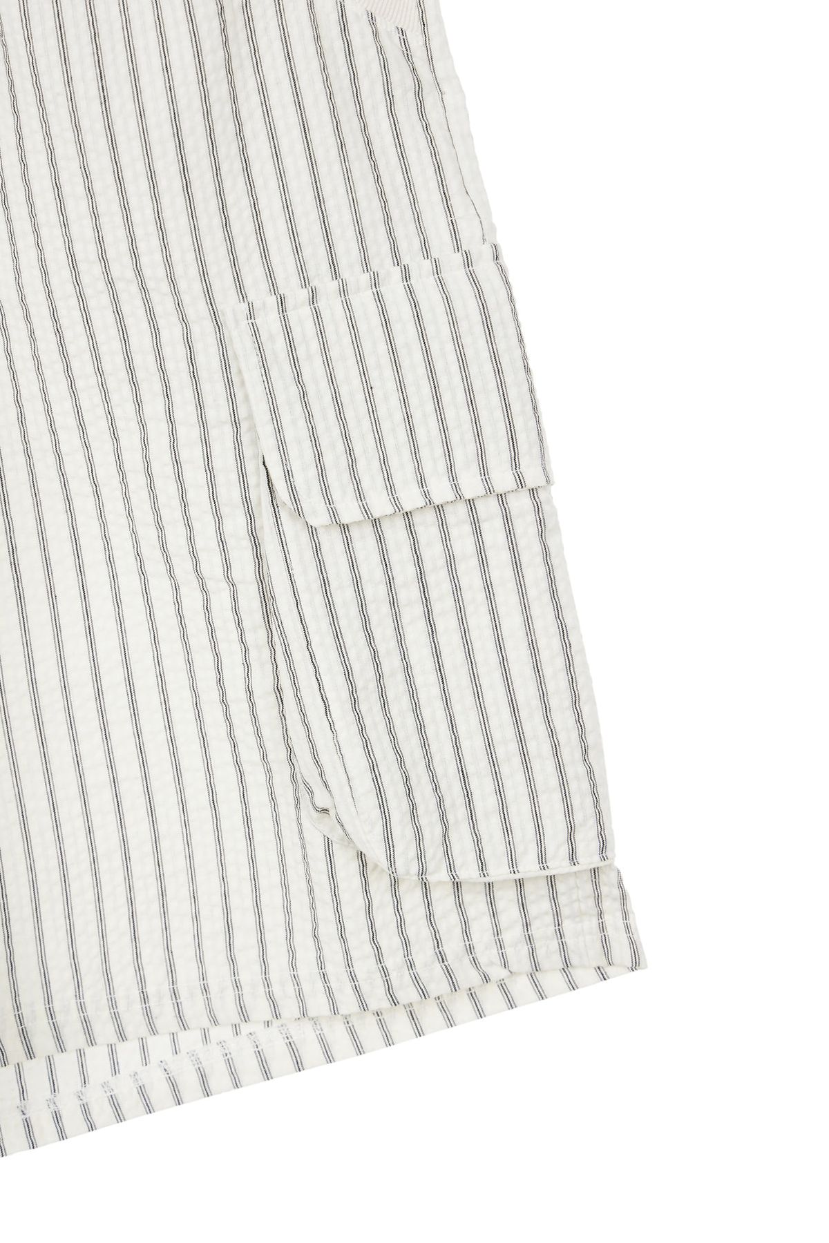 다이닛(DEINET) DEINET STRIPE BERMUDA SWEAT PANTS IN IVORY