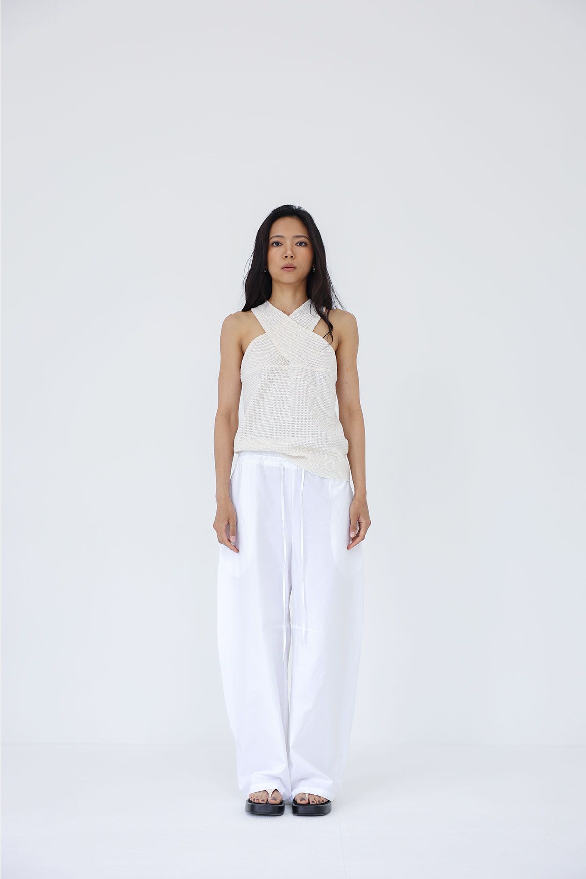 콥키노(KOBKINO) CURVED BARREL PANTS (WHITE)