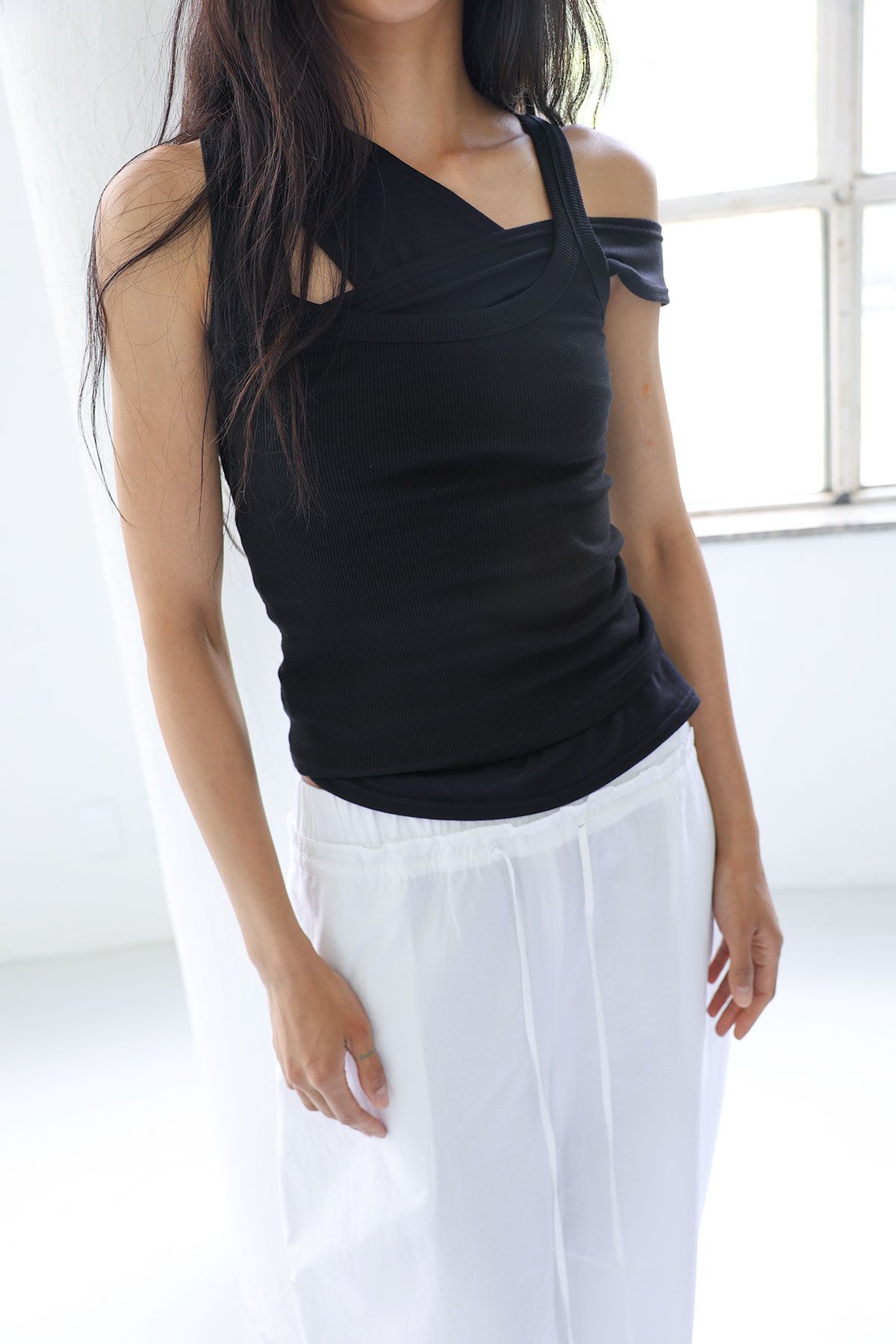 콥키노(KOBKINO) CURVED BARREL PANTS (WHITE)