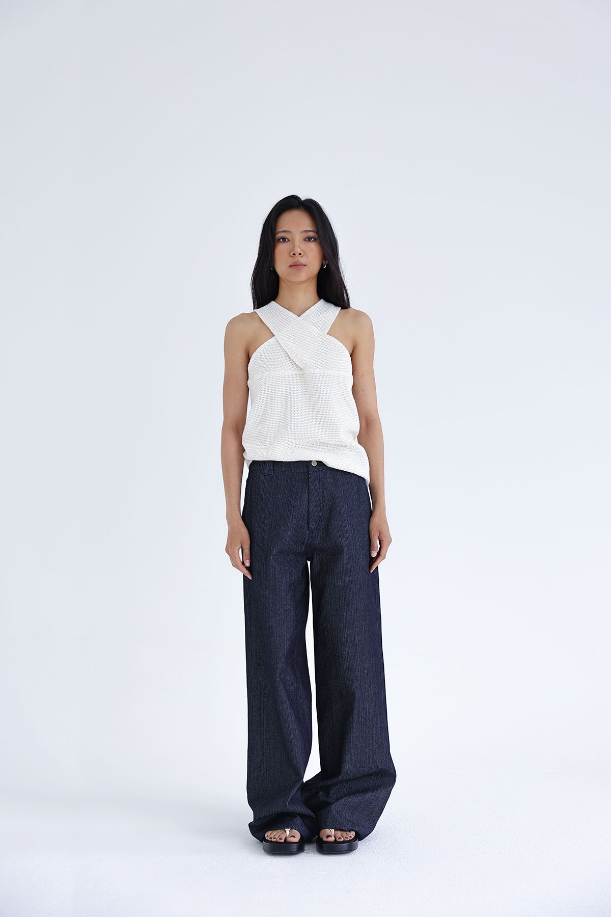 콥키노(KOBKINO) CROSS STRAP KNIT TOP