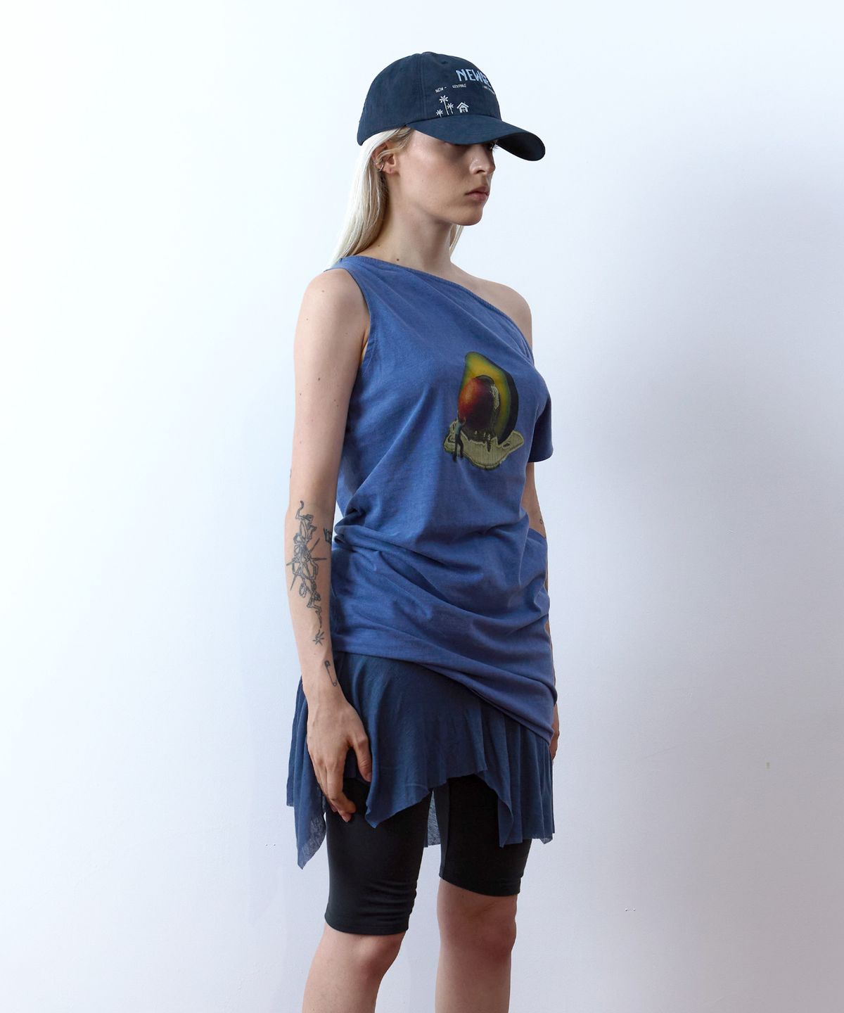 뉴제(NEWGE) Melting Fruit Dress (PIGMENT BLUE)