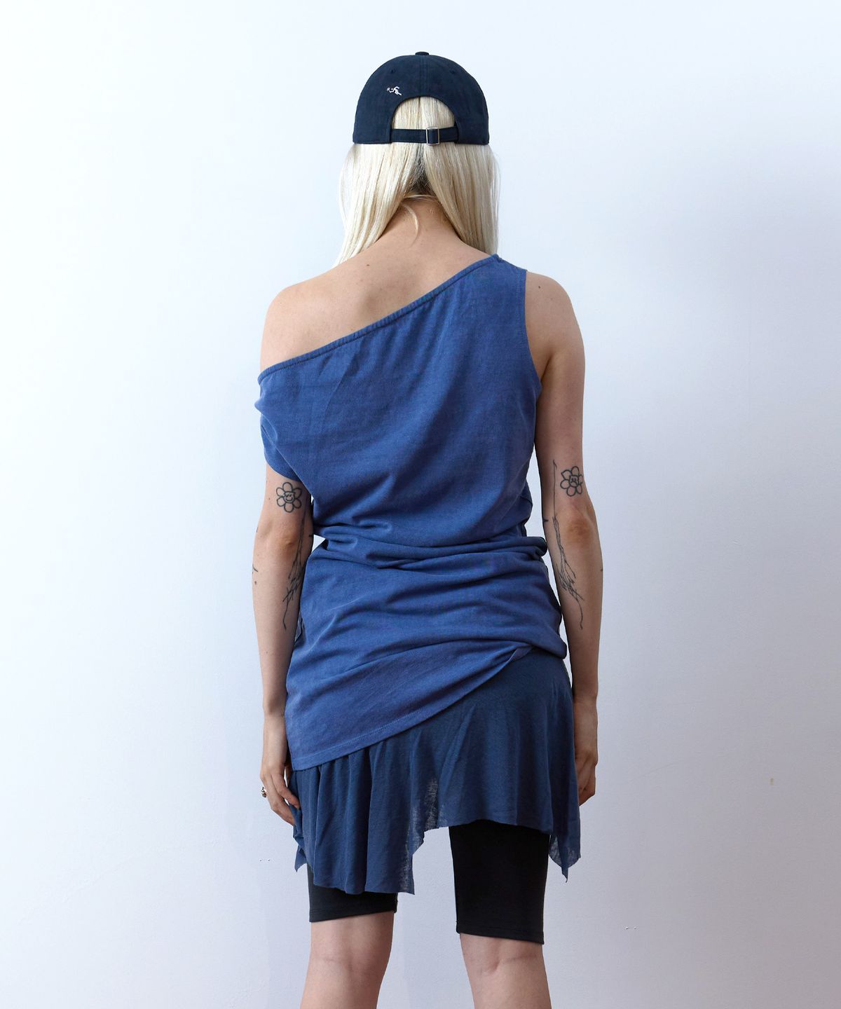 뉴제(NEWGE) Melting Fruit Dress (PIGMENT BLUE)