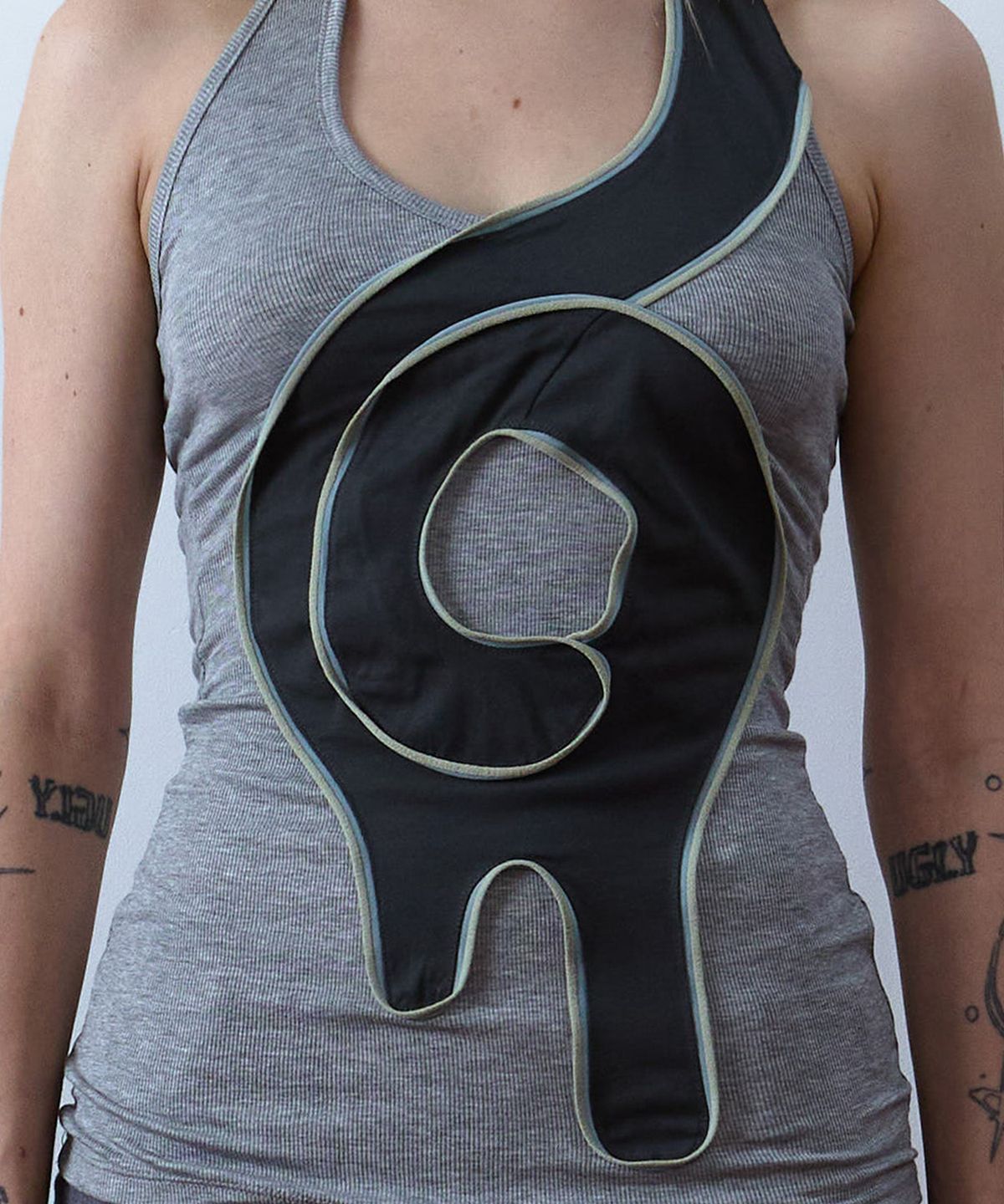 뉴제(NEWGE) Bangle Halter Top (GRAY)