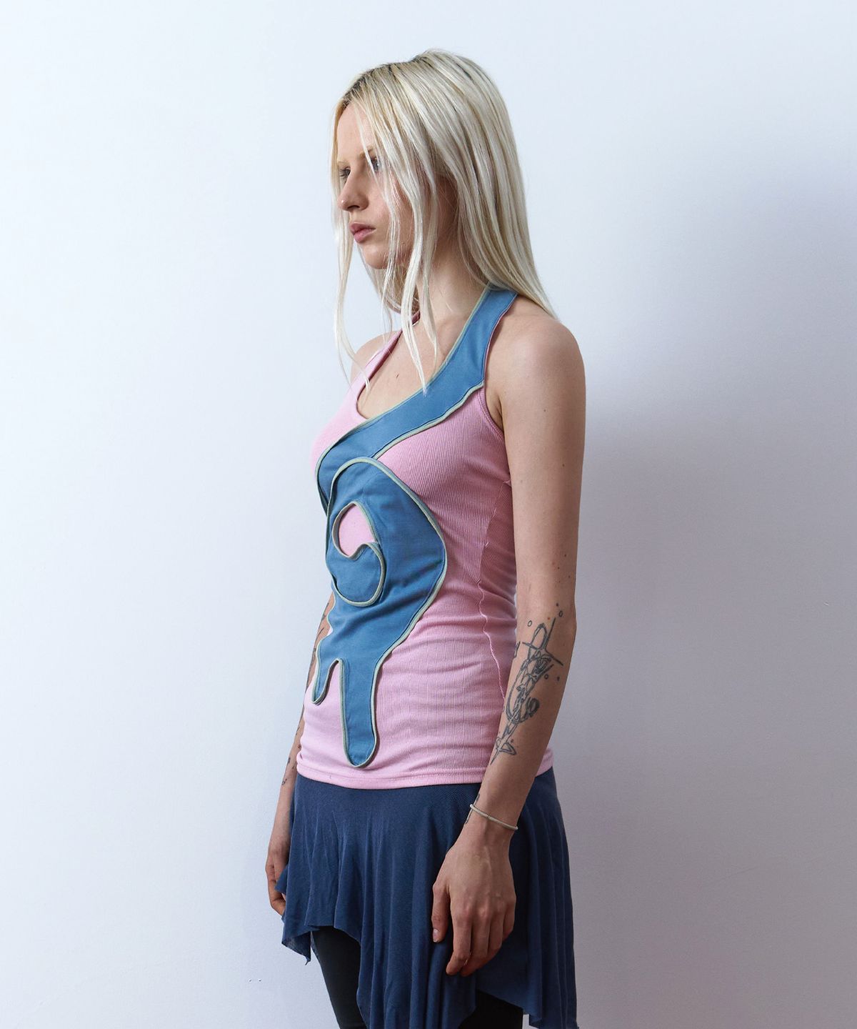 뉴제(NEWGE) Bangle Halter Top (PINK)