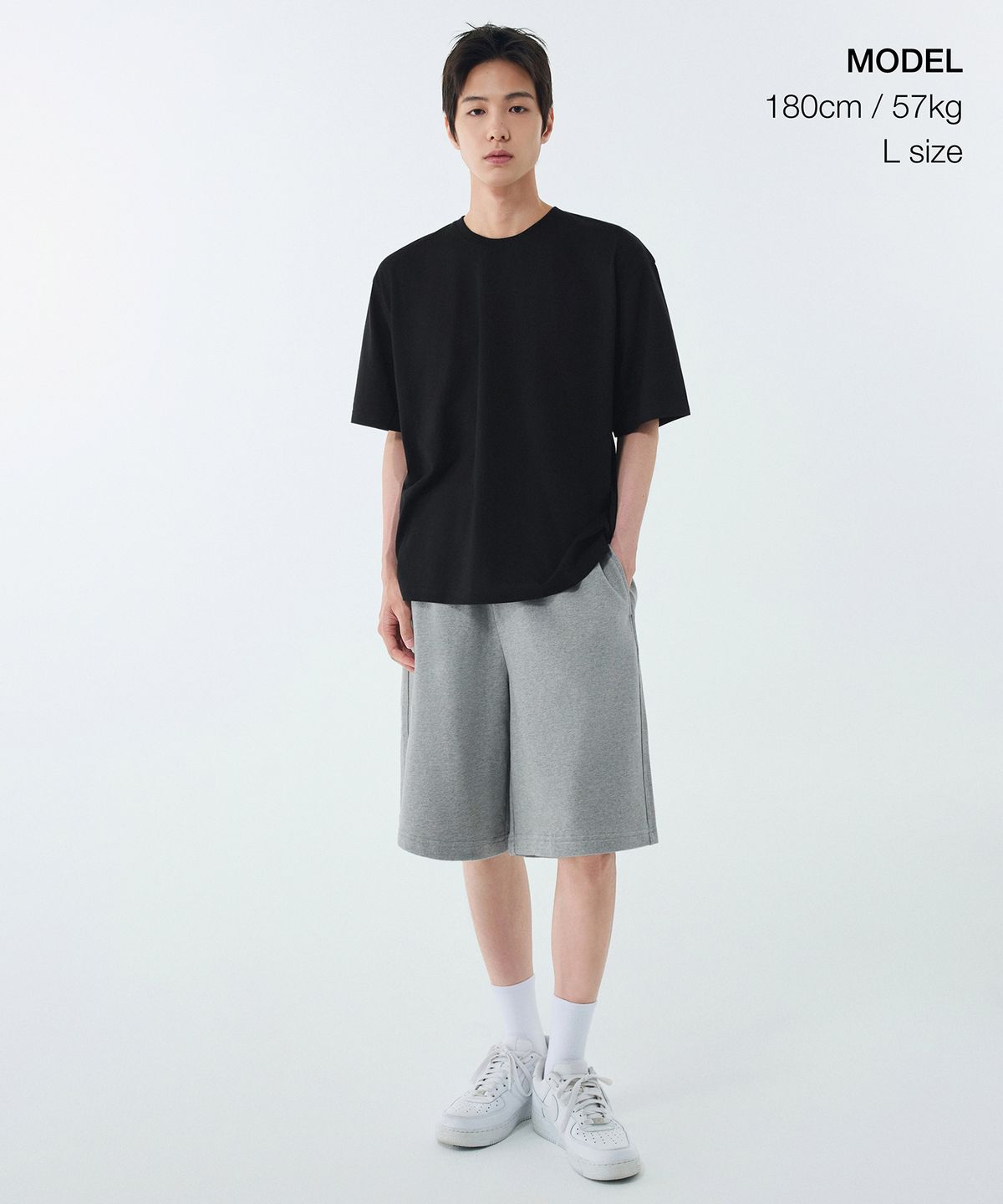 무신사 스탠다드(MUSINSA STANDARD) [쿨탠다드] 릴렉스 핏 크루 넥 티셔츠 [블랙]