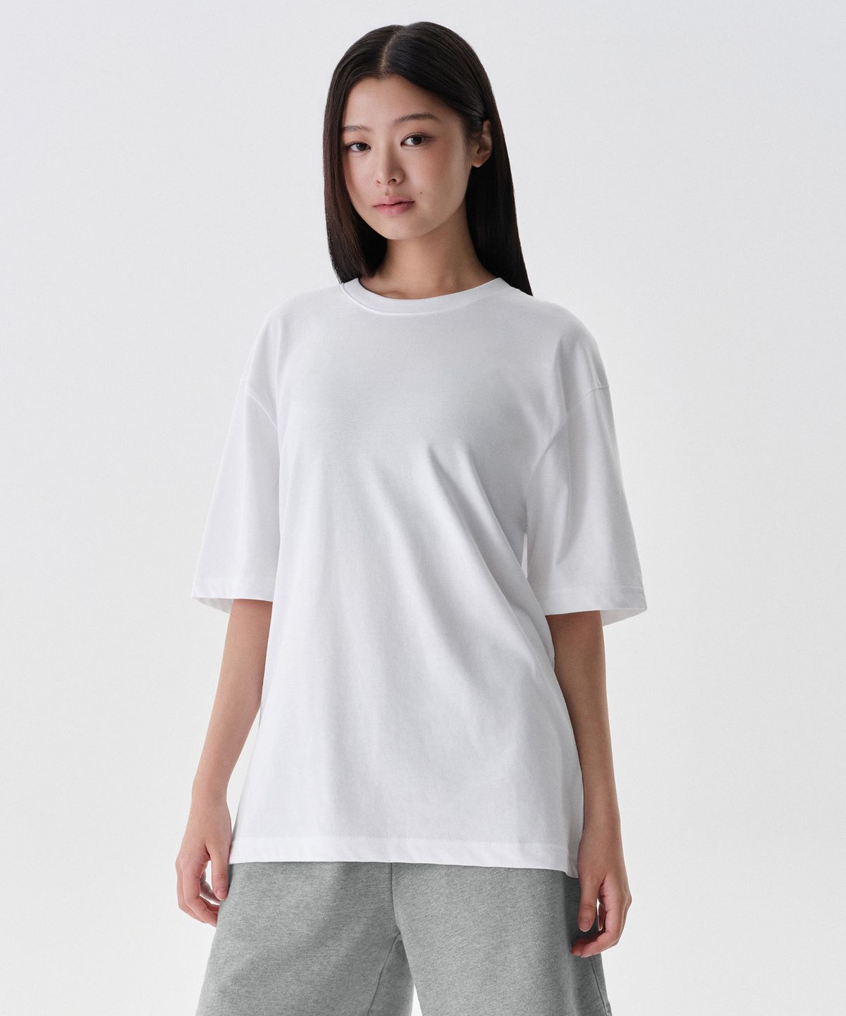 무신사 스탠다드(MUSINSA STANDARD) [쿨탠다드] 릴렉스 핏 크루 넥 티셔츠 [화이트]