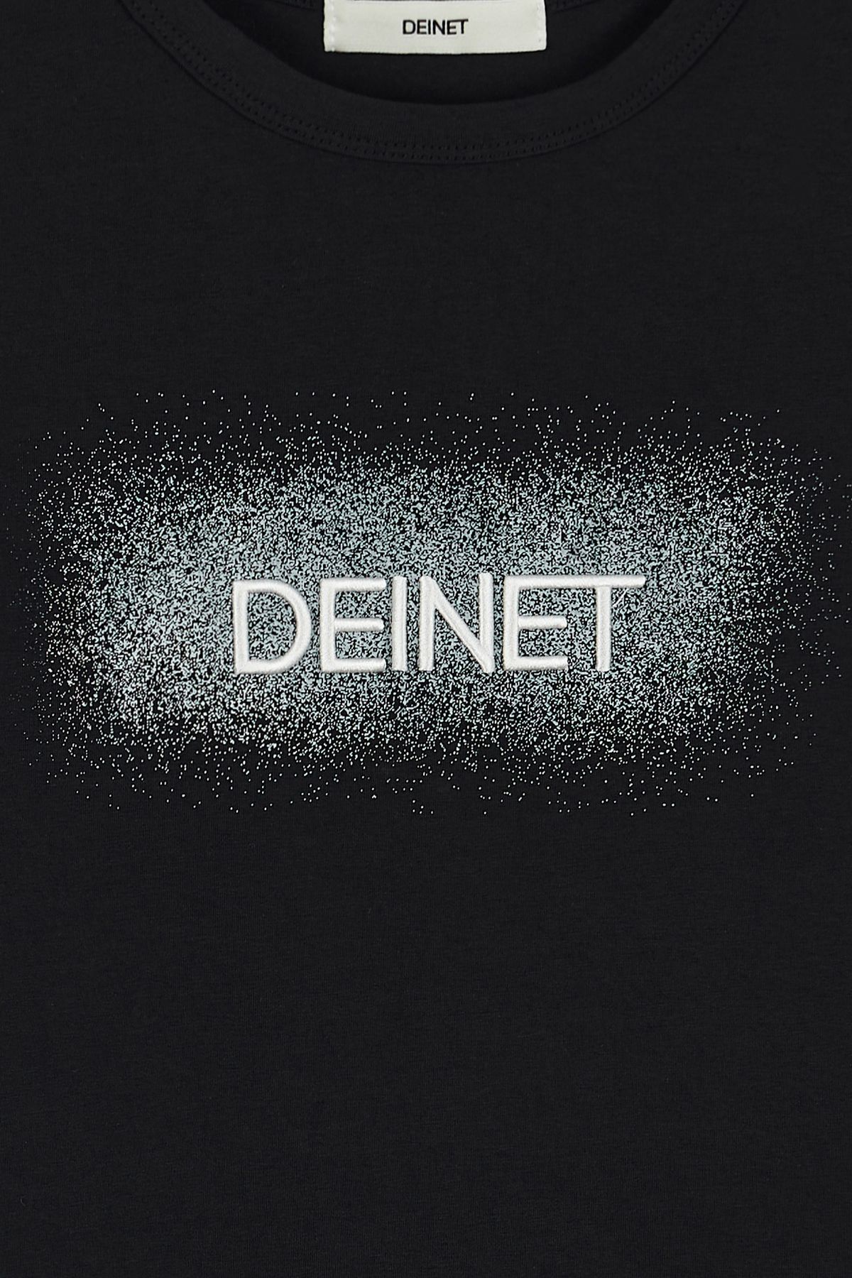 다이닛(DEINET) DEINET SPRAY LOGO T-SHIRTS IN BLACK