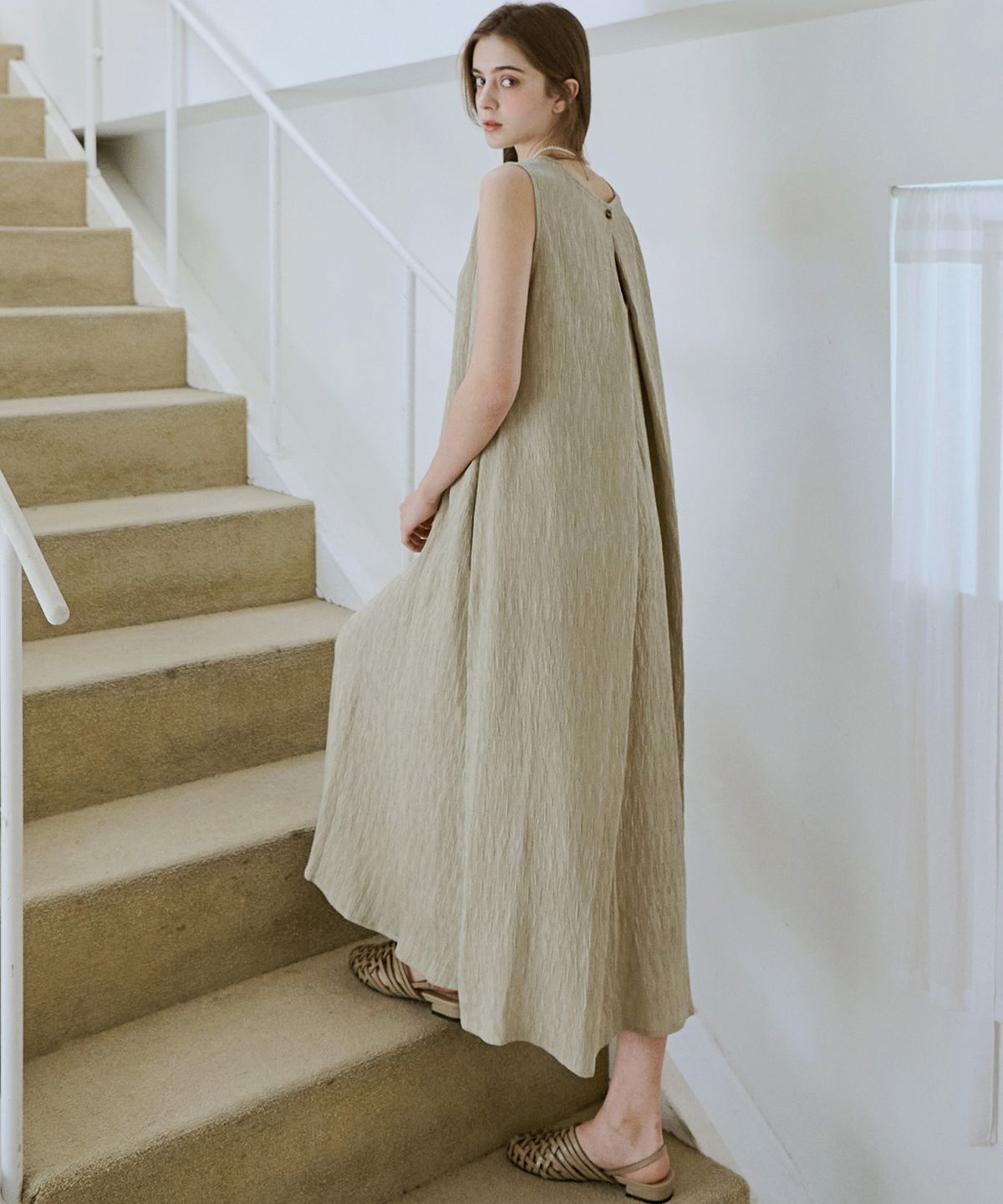 슬로우롤리(SLOWLOLLI) Back slit pleated midi dress_5 Colors