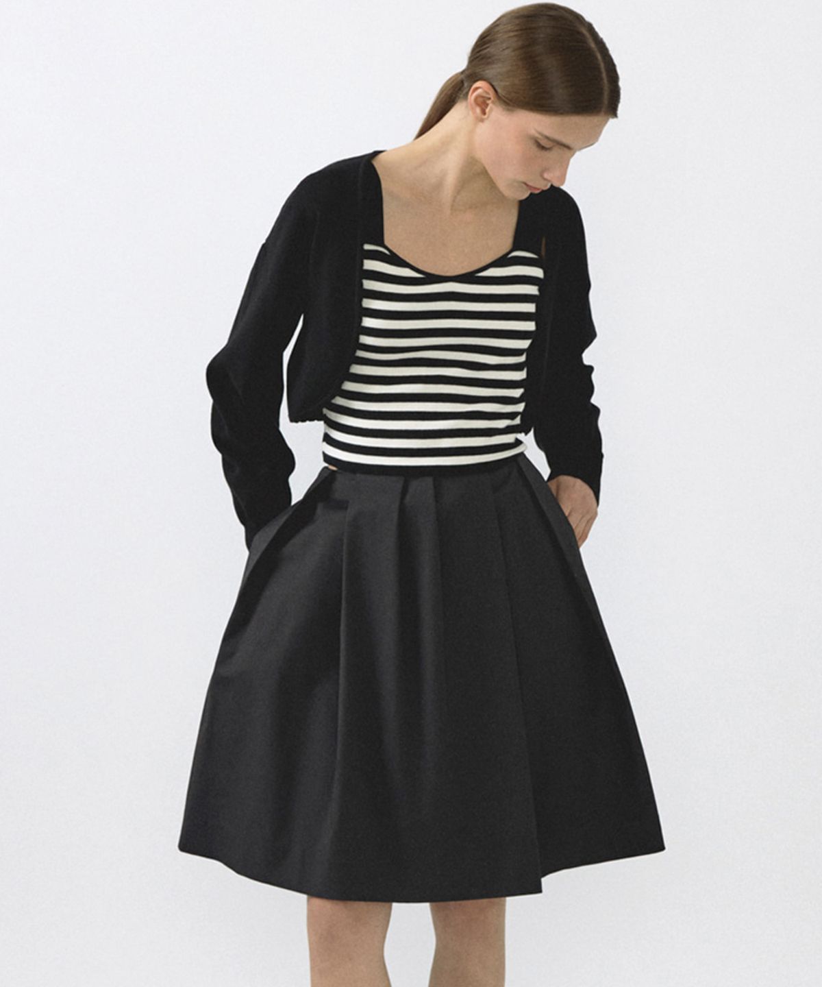 오떼뜨(OCTETTE) UNBALANCE TUCK SKIRT_2COLOR