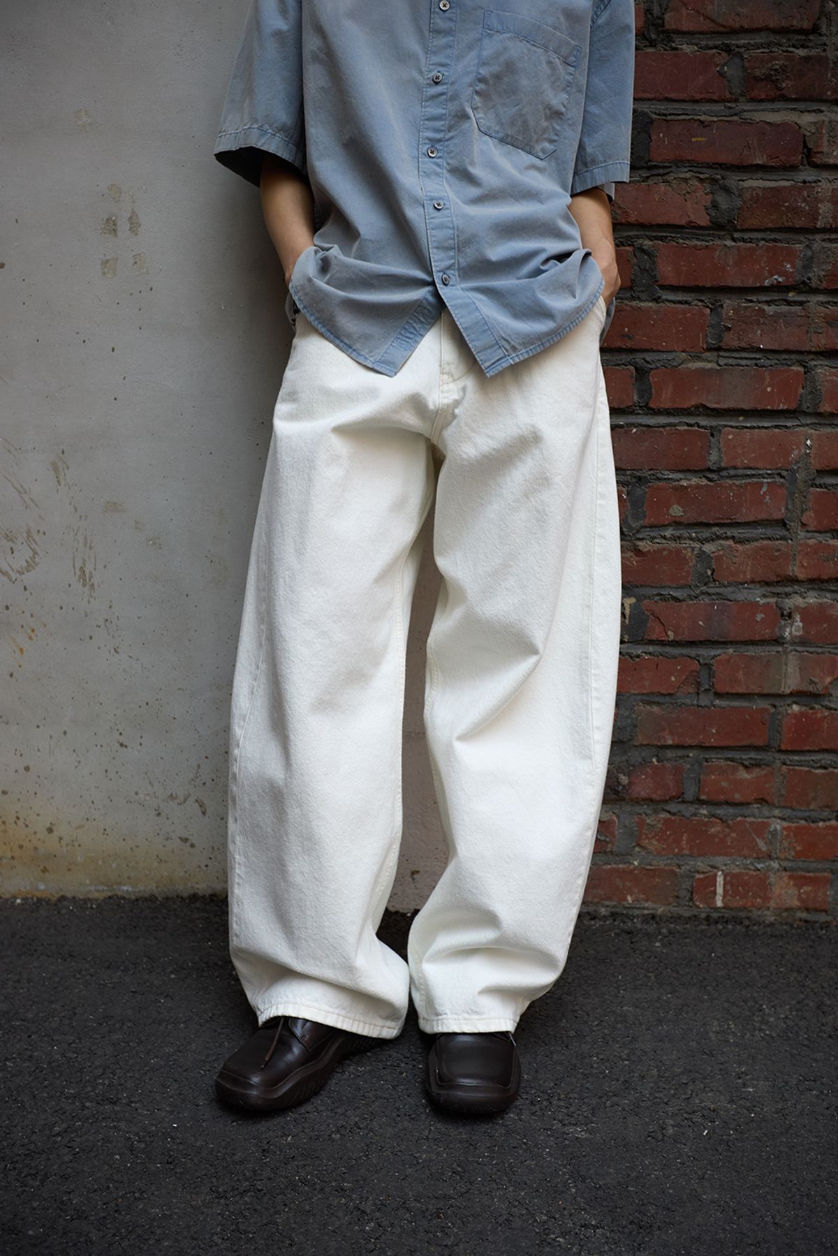 해칭룸(HATCHINGROOM) Wide Curve Jeans Eggshell