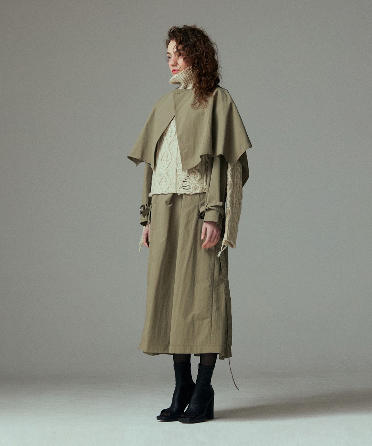 므아므(MMAM) Cape trench coat