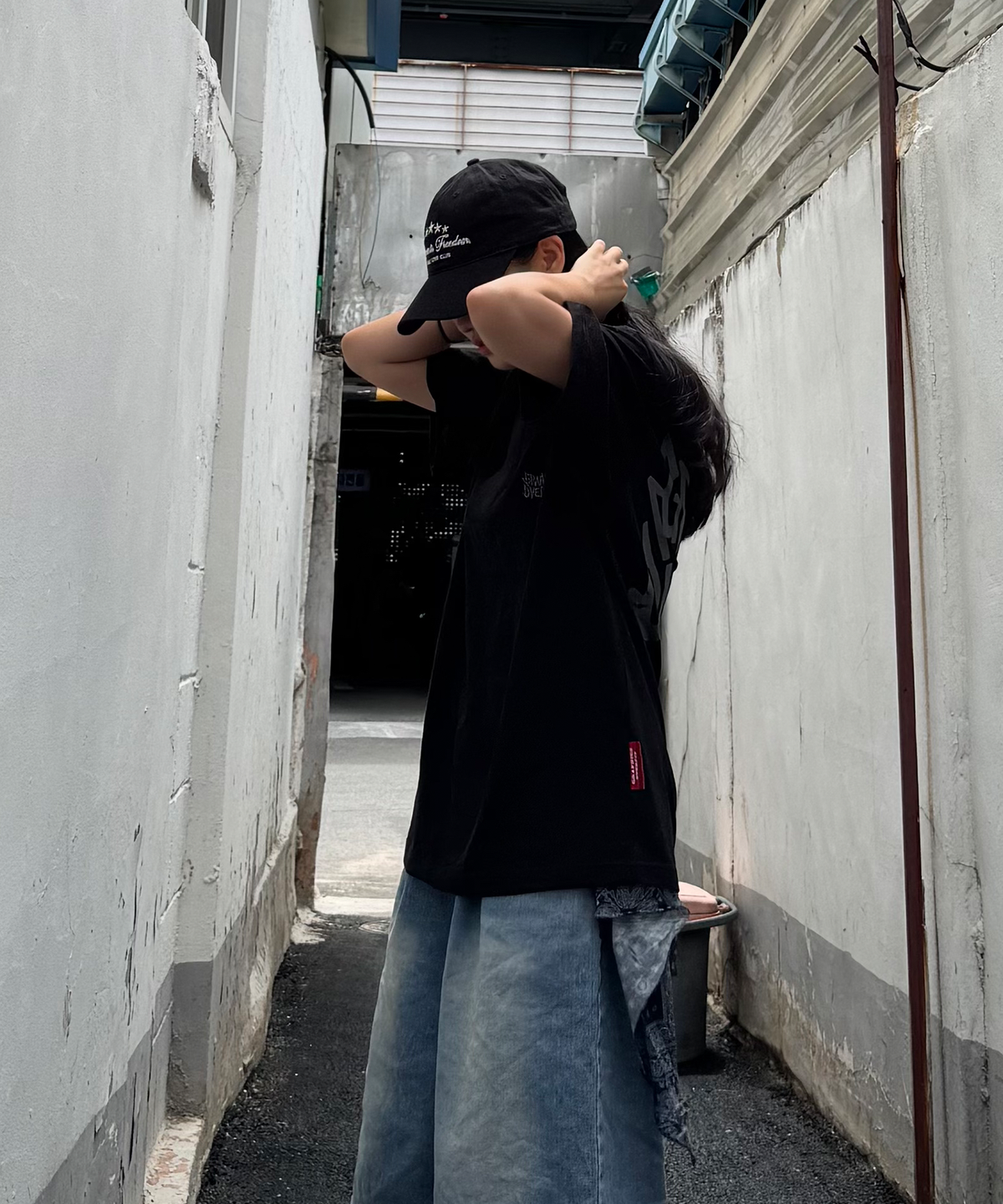 그래픽스 오버핏(GRAPHICS OVERFIT) [BASIC] ESSENTIAL LOGO TEE
