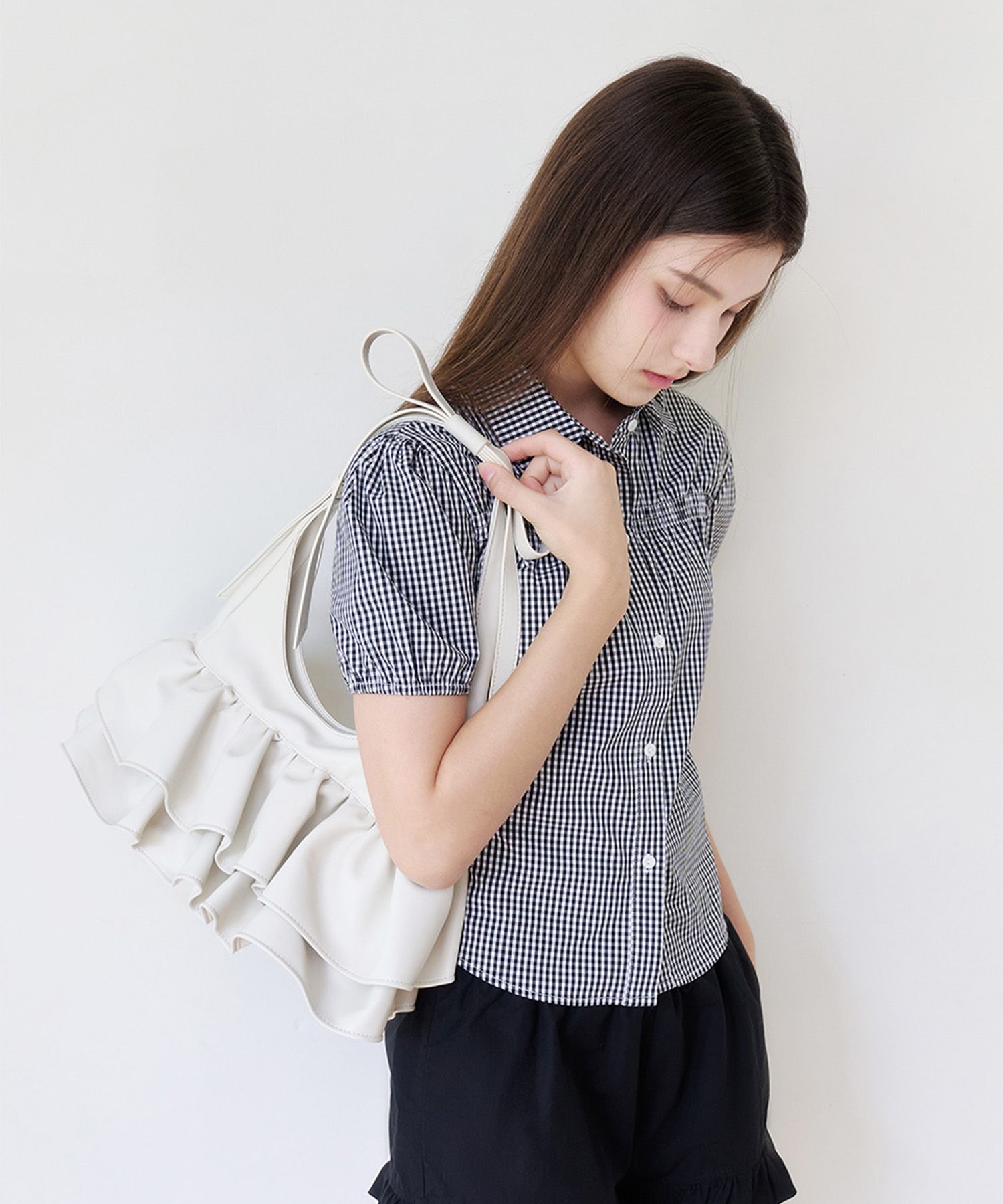 MUSINSA公式 | ALKI ALKA Rivv Ruffle Bag (Ivory)