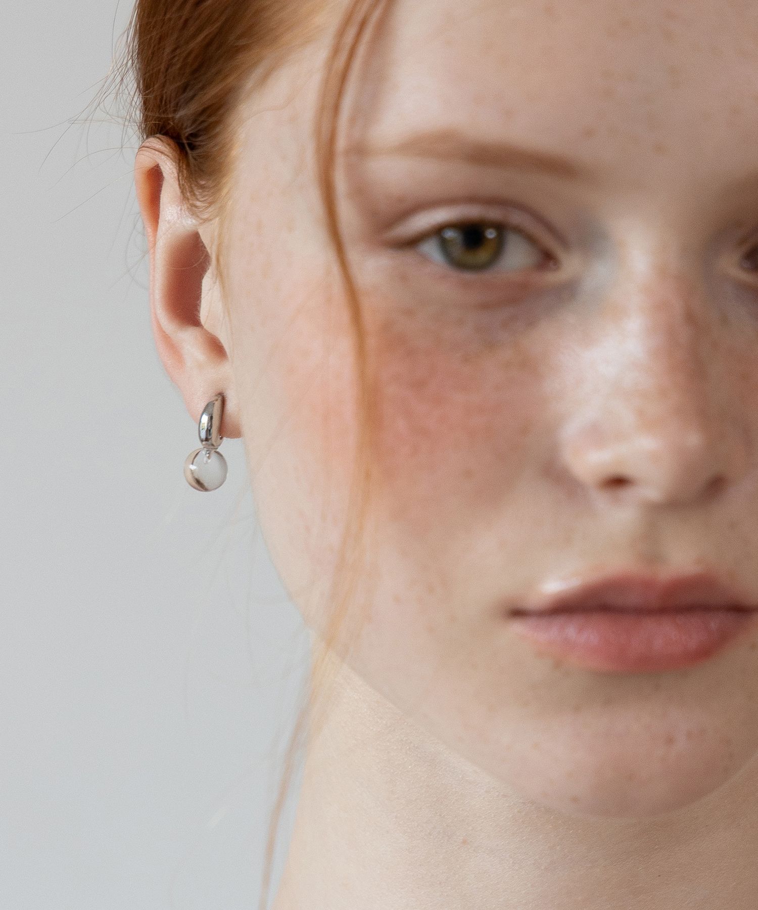 ★ TATIANA★ Silver 925 Crescent Clear Quartz Earrings EC32 MUSINSA | TATIANA (Silver 925) Crescent Clear Quartz