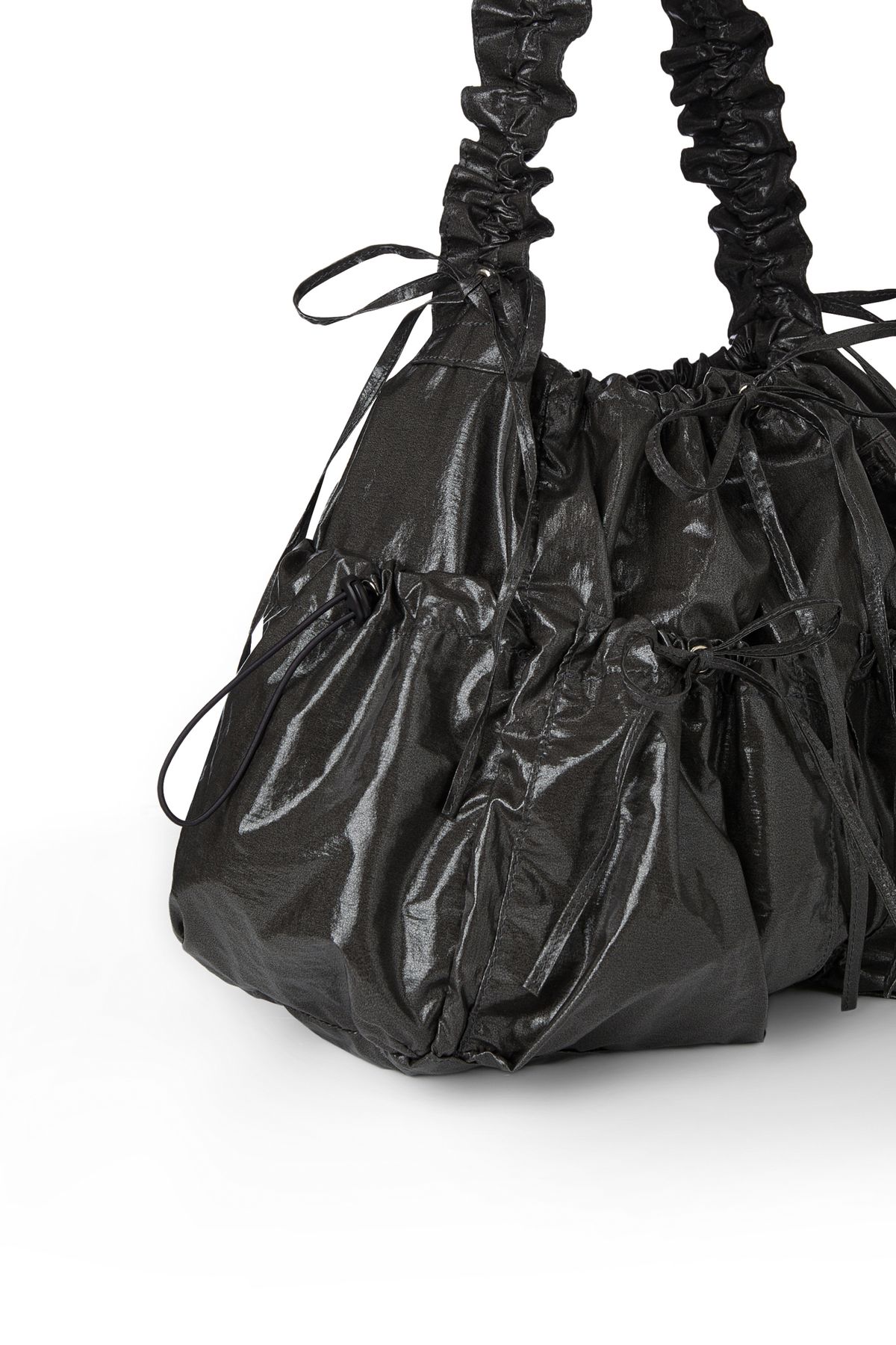 다이닛(DEINET) DEINET COATING SHIRRING BAG IN BLACK