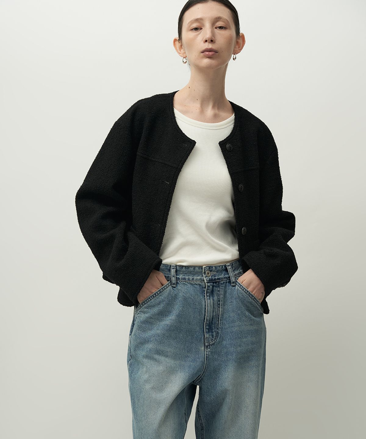 러프사이드 화이트라벨(ROUGH SIDE WHITE LABEL) Brief Collarless Jacket Crow