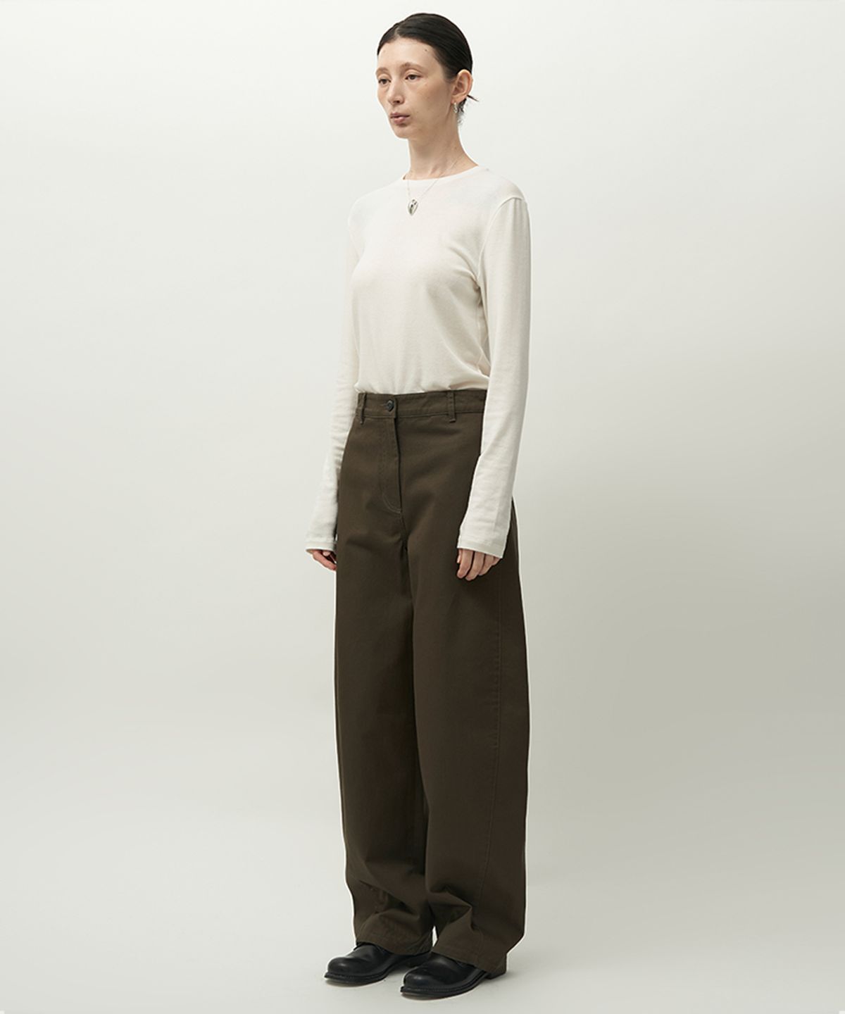 러프사이드 화이트라벨(ROUGH SIDE WHITE LABEL) Cotton Curved Pants Brown