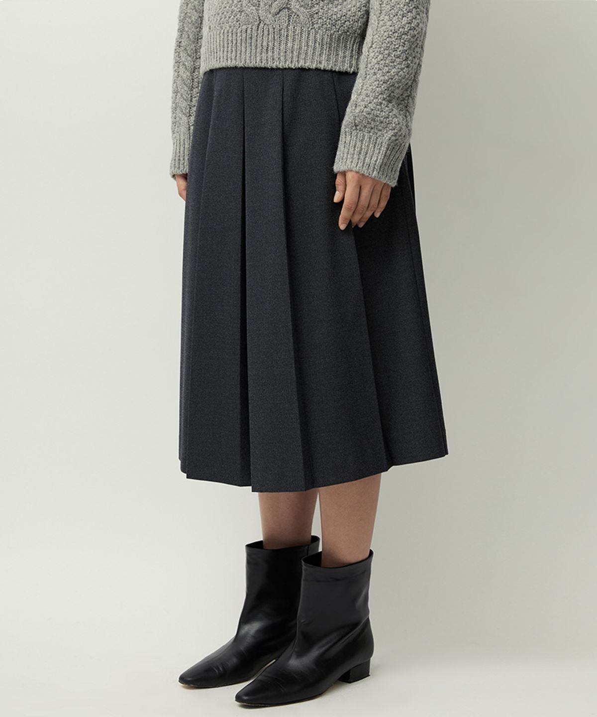 러프사이드 화이트라벨(ROUGH SIDE WHITE LABEL) Organ Pleated Skirt Charcoal