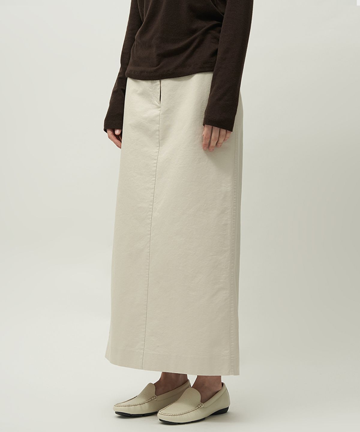 러프사이드 화이트라벨(ROUGH SIDE WHITE LABEL) Slit Long Skirt Ivory