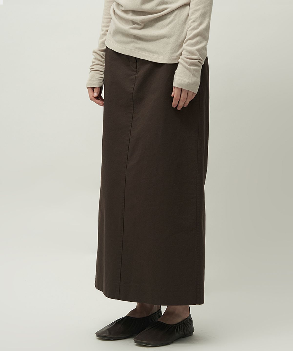 러프사이드 화이트라벨(ROUGH SIDE WHITE LABEL) Slit Long Skirt Dark Brown