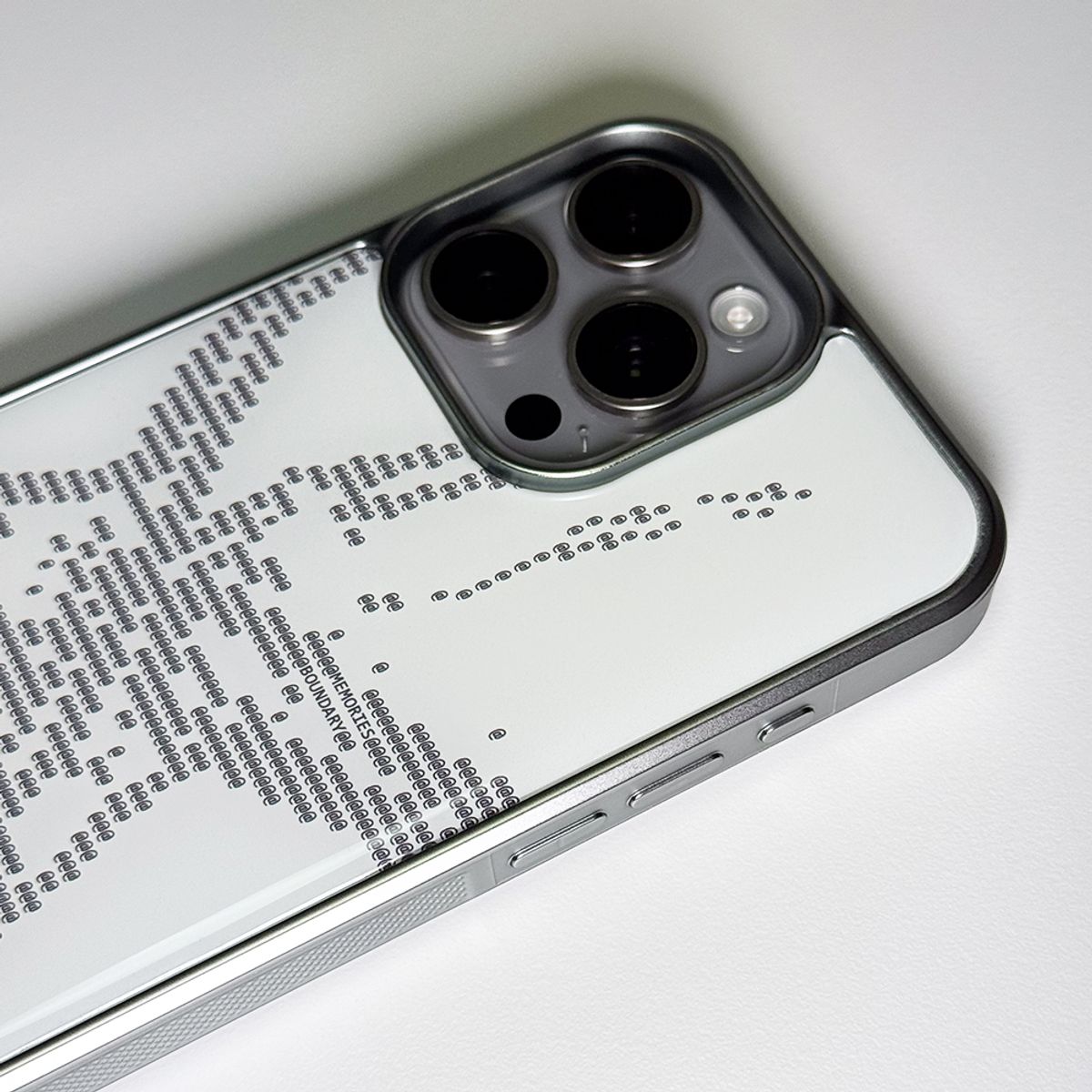 메모리즈바운더리(MEMORIESBOUNDARY) NTA StellarFish_ASCII CORE_004 Phone Case (SV_White/Black)