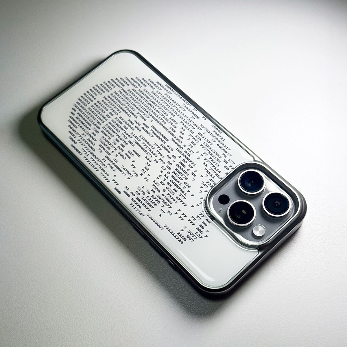 메모리즈바운더리(MEMORIESBOUNDARY) NTA Spiral Shellis_ASCII CORE_005 Phone Case (SV_White/Black)