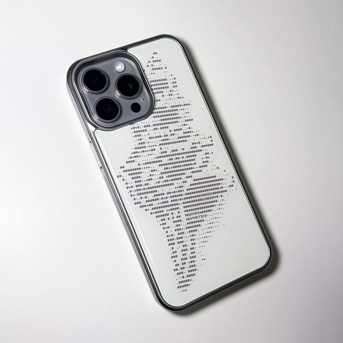 메모리즈바운더리(MEMORIESBOUNDARY) NTA Conchgeist_ASCII CORE_006 Phone Case (SV_White/Black)